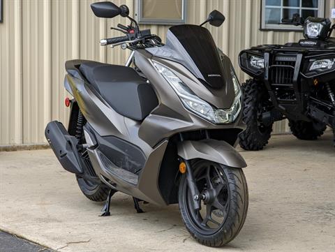 2023 Honda PCX in Winchester, Tennessee - Photo 2