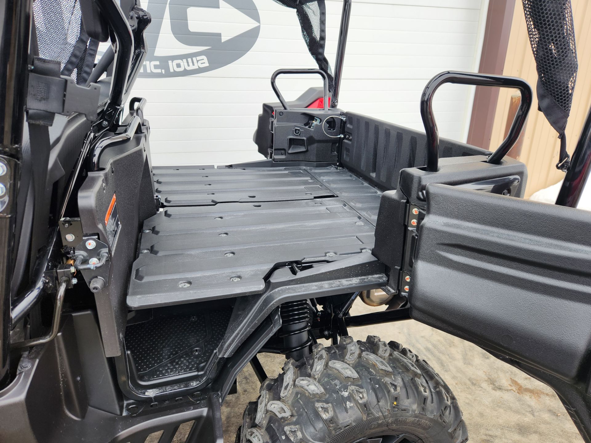 2024 Honda Pioneer 1000-5 Deluxe in Atlantic, Iowa - Photo 7