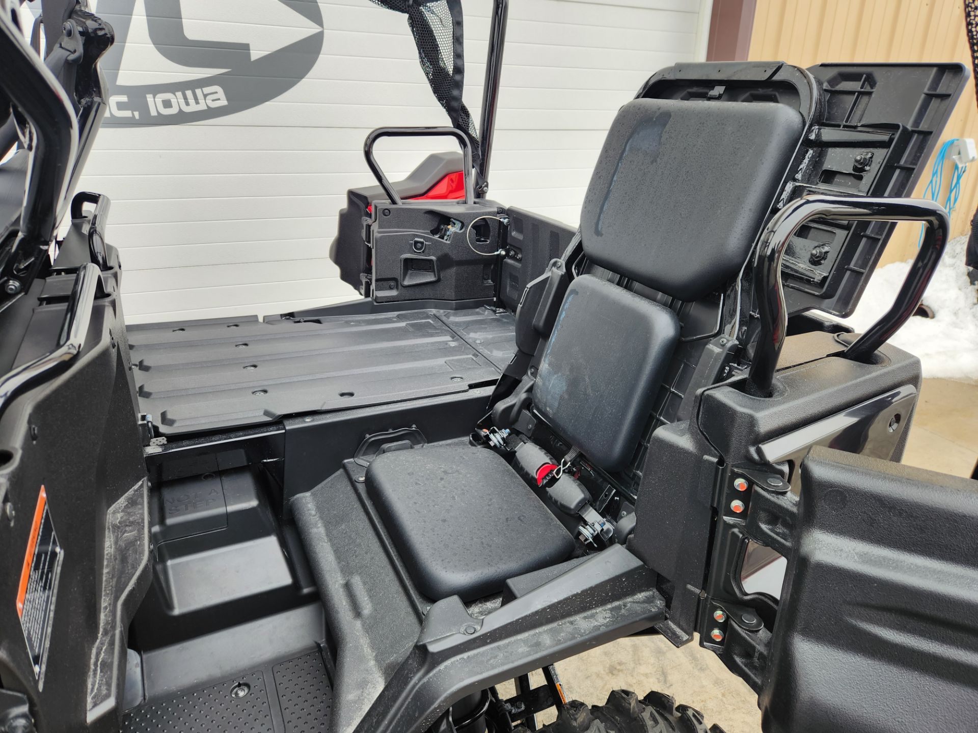 2024 Honda Pioneer 1000-5 Deluxe in Atlantic, Iowa - Photo 8