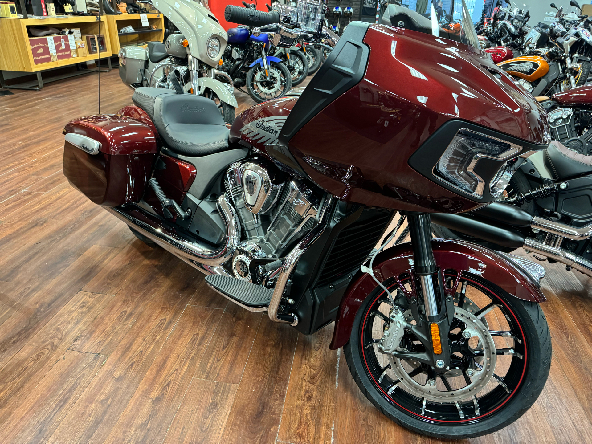 2023 Indian Motorcycle Challenger® Limited in Broken Arrow, Oklahoma - Photo 2