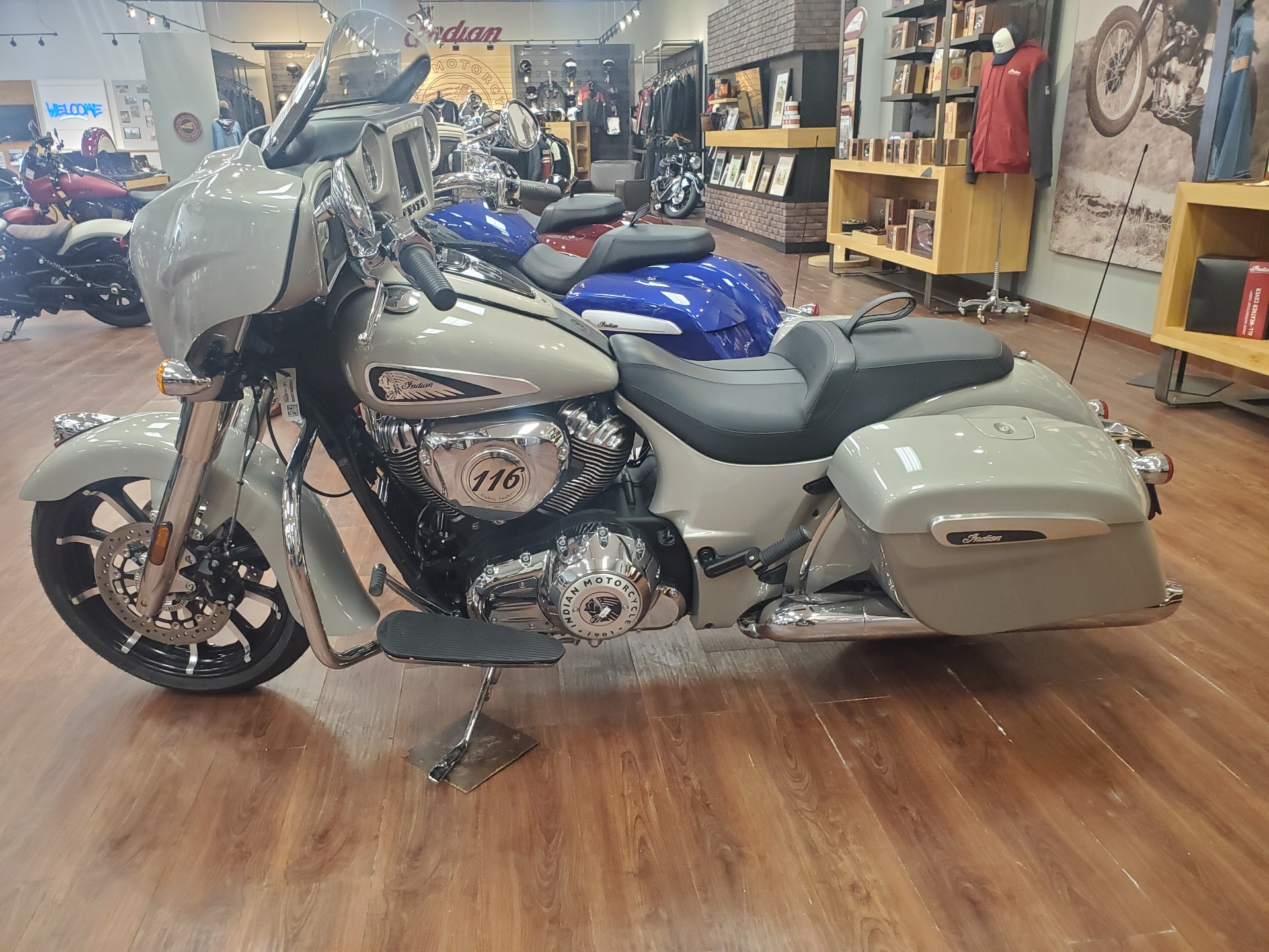 2022 Indian Motorcycle Chieftain® Limited in Broken Arrow, Oklahoma - Photo 3