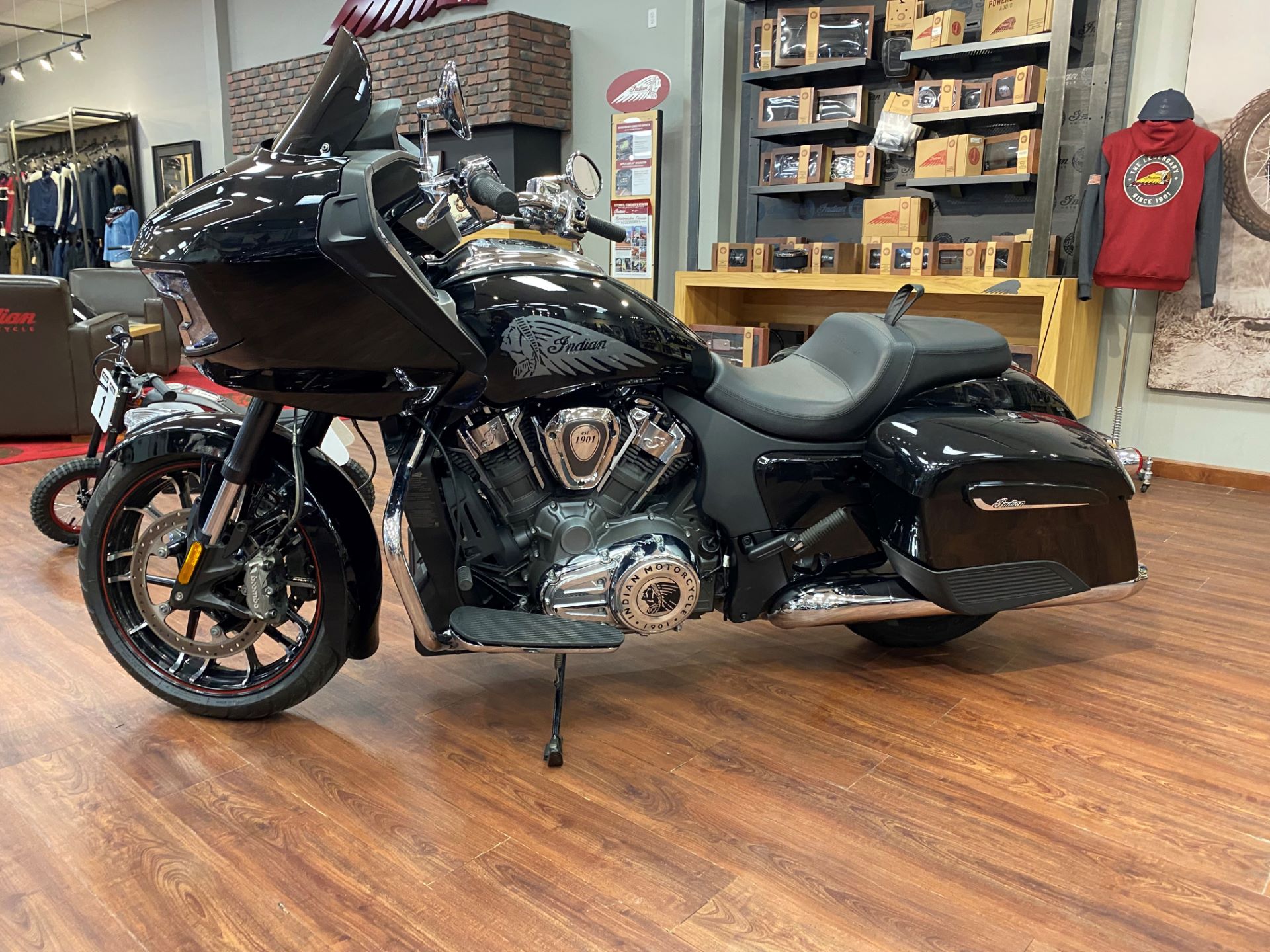 2020 Indian Motorcycle Challenger® Limited in Broken Arrow, Oklahoma - Photo 4