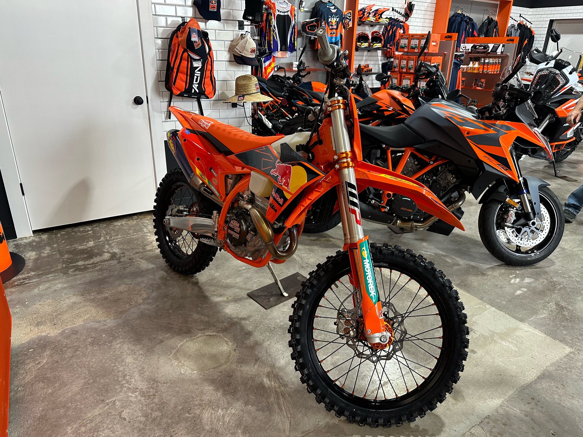 2024 KTM 350 XC-F Factory Edition in Broken Arrow, Oklahoma - Photo 4