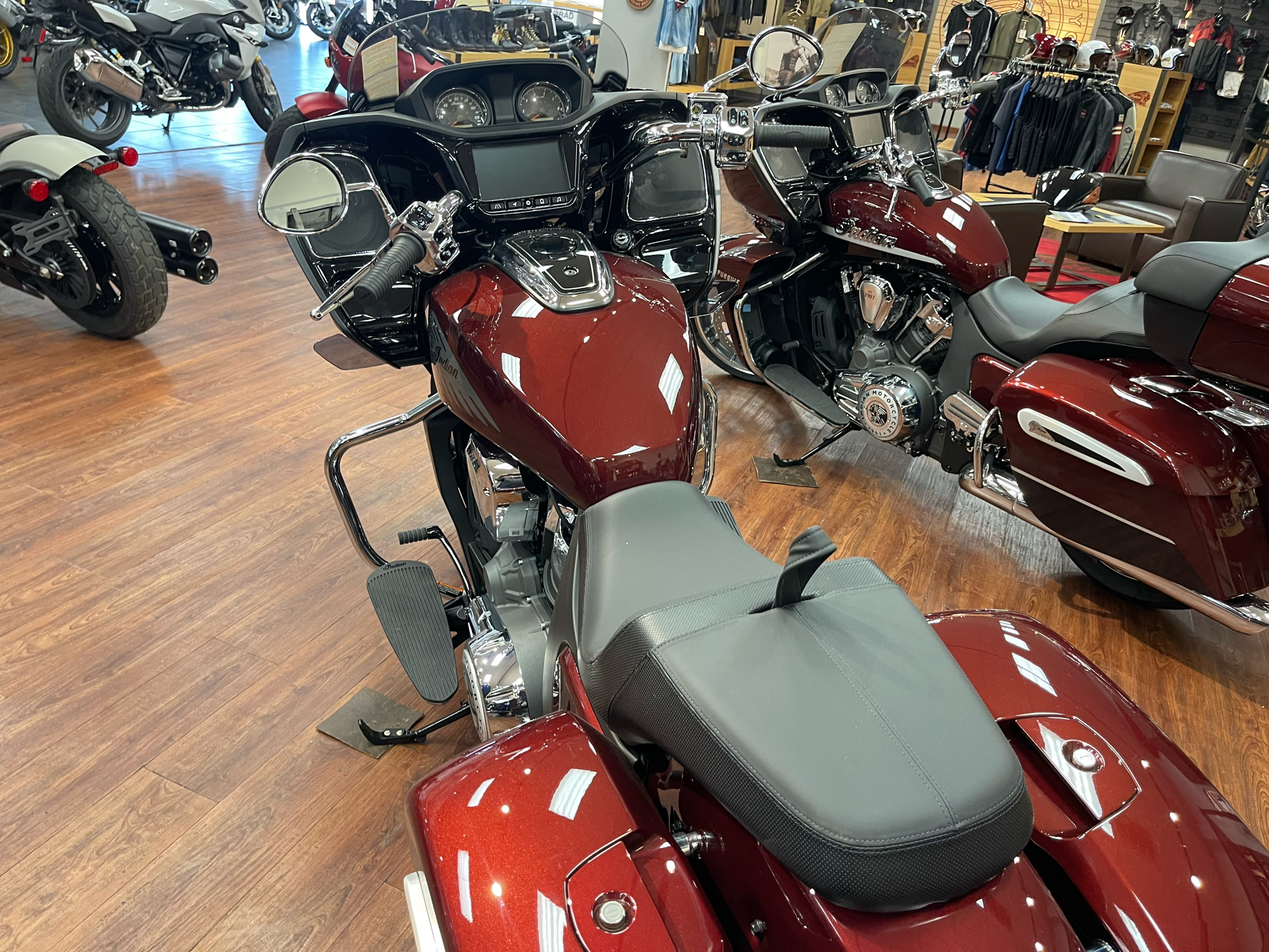 2022 Indian Motorcycle Challenger® Limited in Broken Arrow, Oklahoma - Photo 3