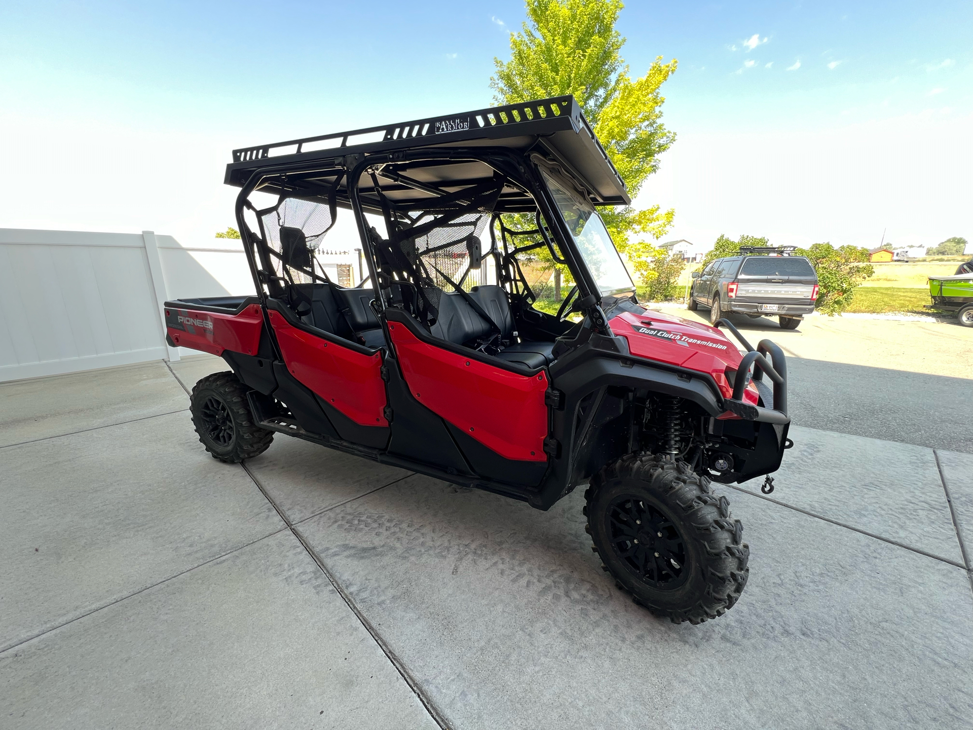 2023 Honda Pioneer 1000-6 Deluxe Crew in Billings, Montana - Photo 5