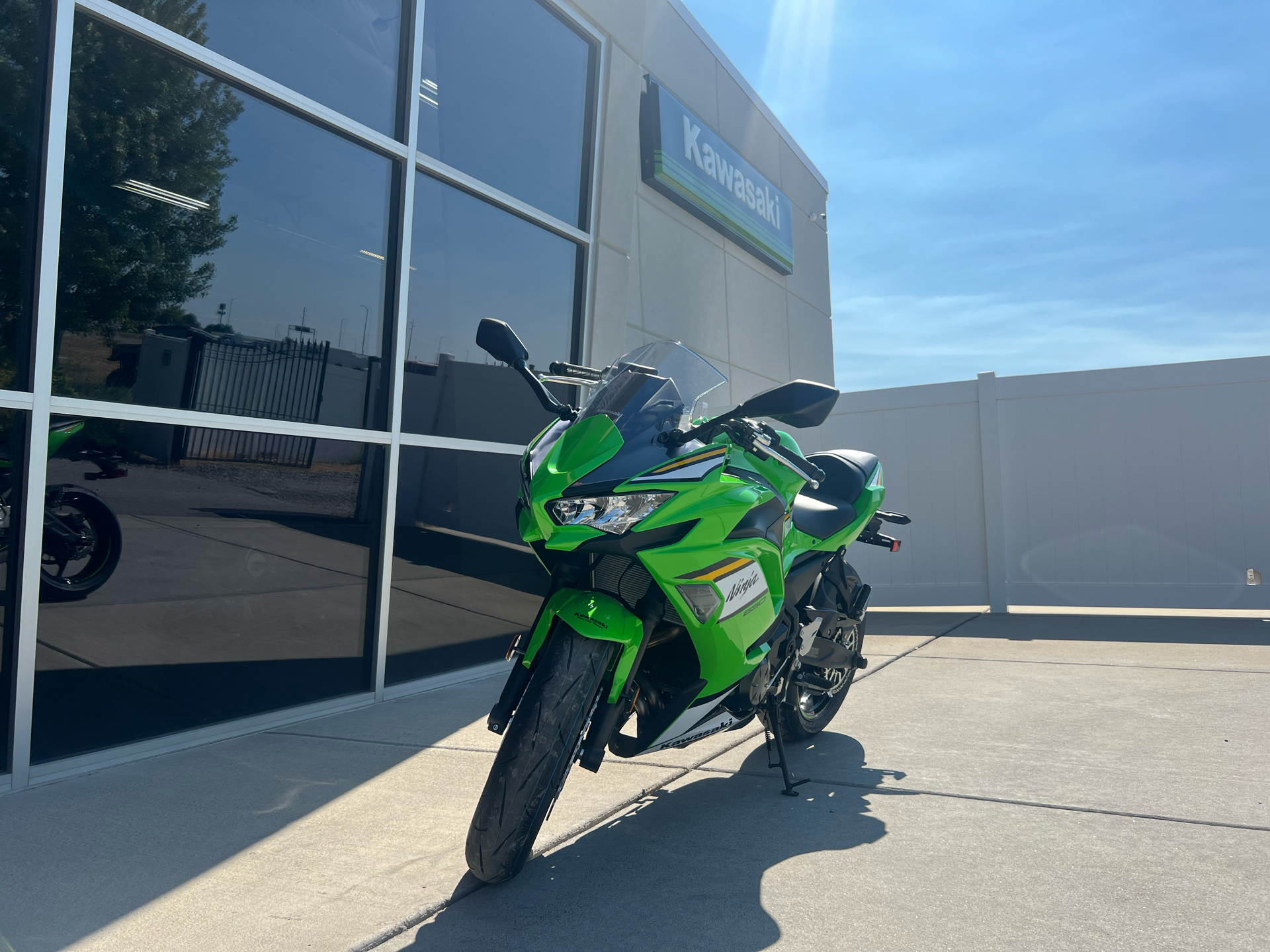 2025 Kawasaki Ninja 650 KRT Edition ABS in Billings, Montana - Photo 2