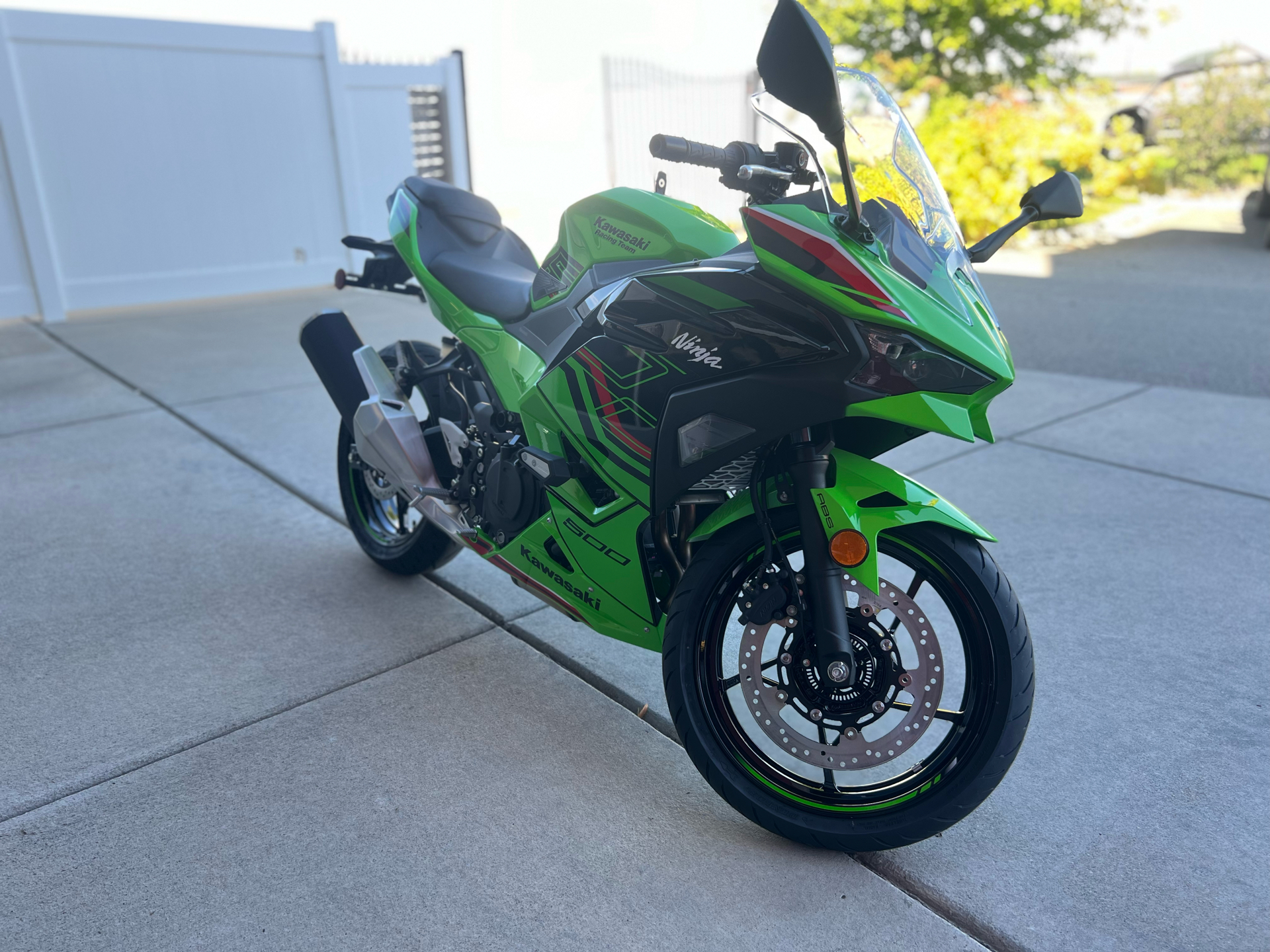 2024 Kawasaki Ninja 500 KRT Edition in Billings, Montana - Photo 3