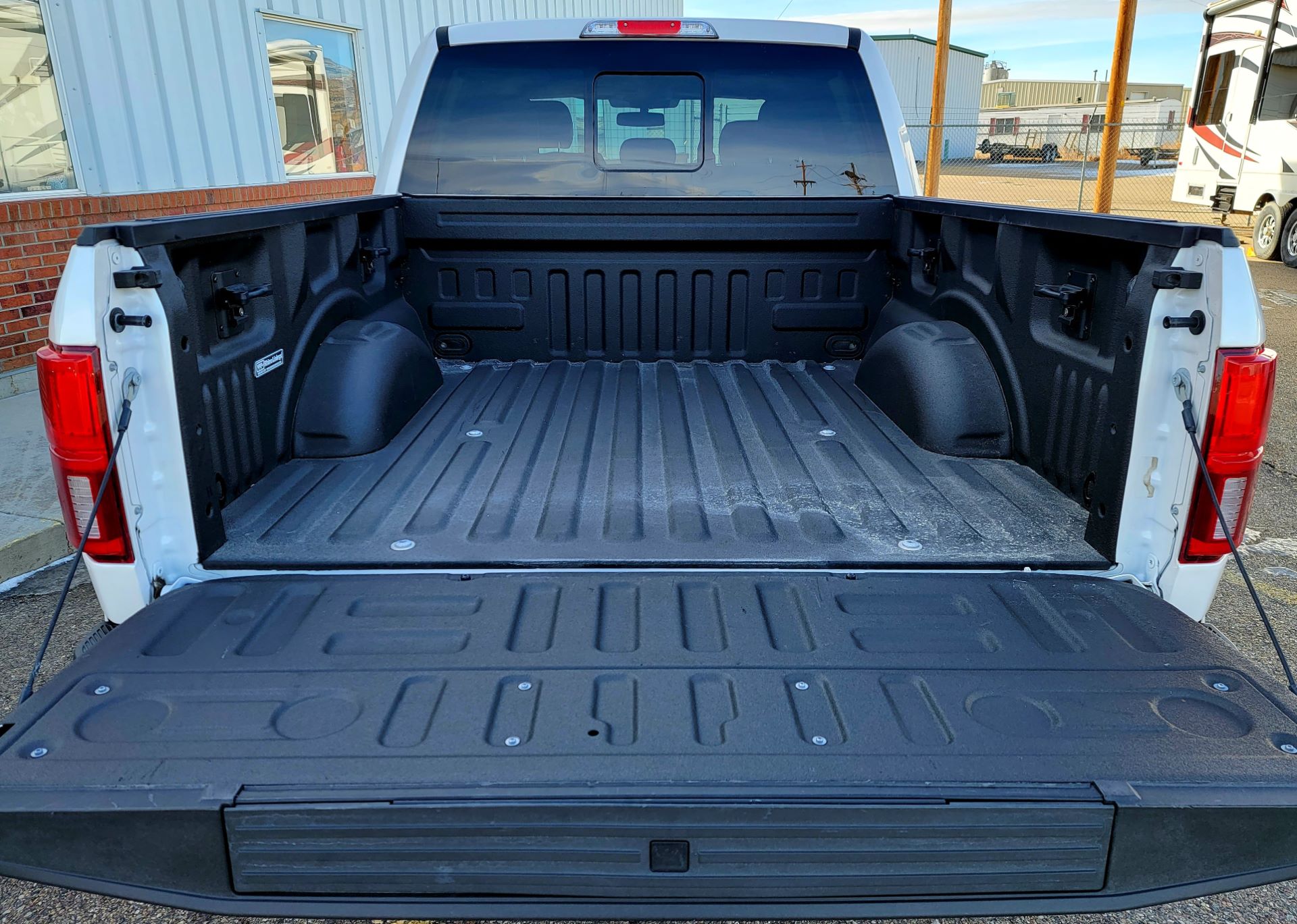 2019 FORD F150 LARIAT in Rock Springs, Wyoming - Photo 9