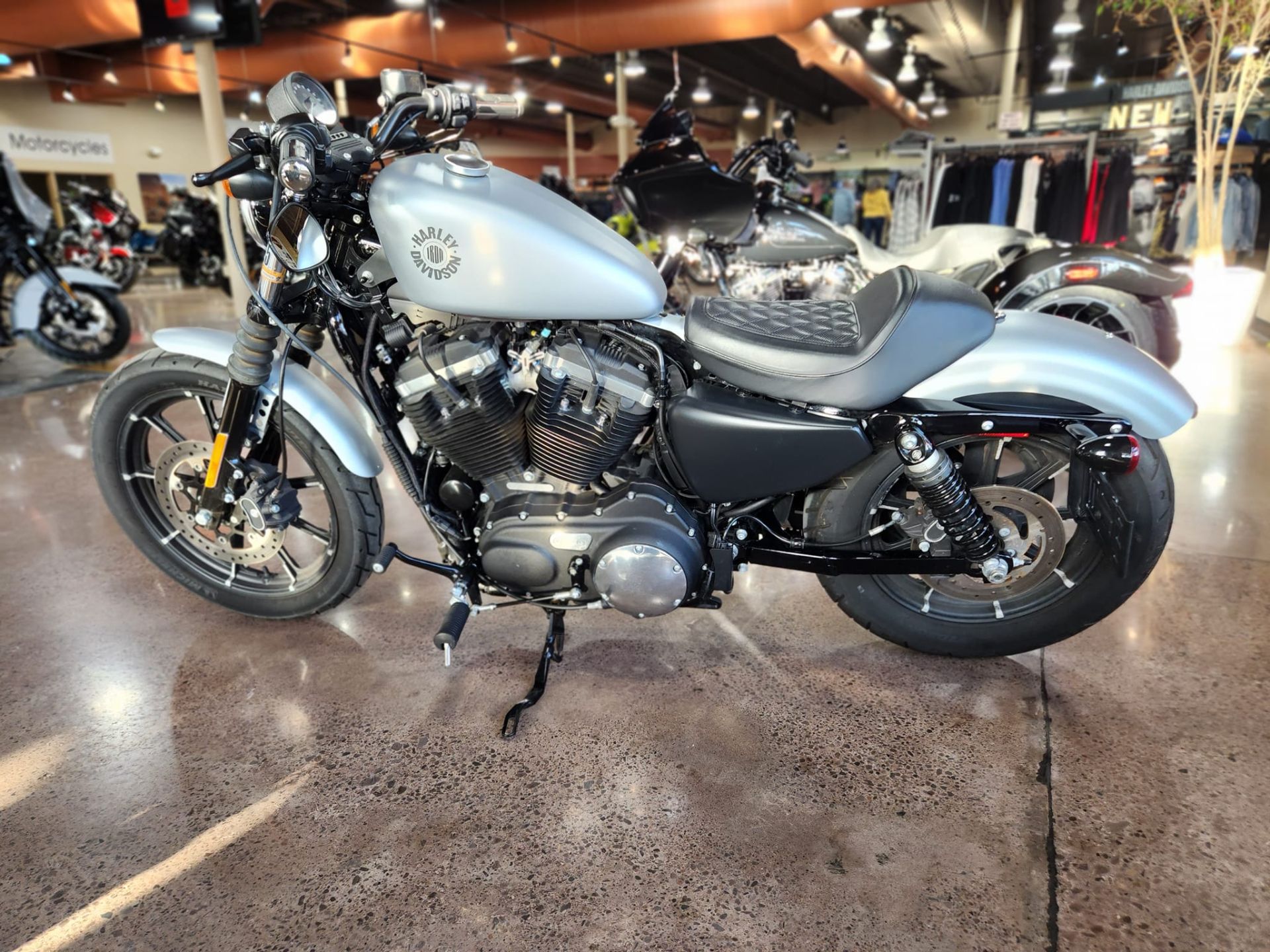 2019 Harley-Davidson Iron 883™ in Erie, Pennsylvania - Photo 2