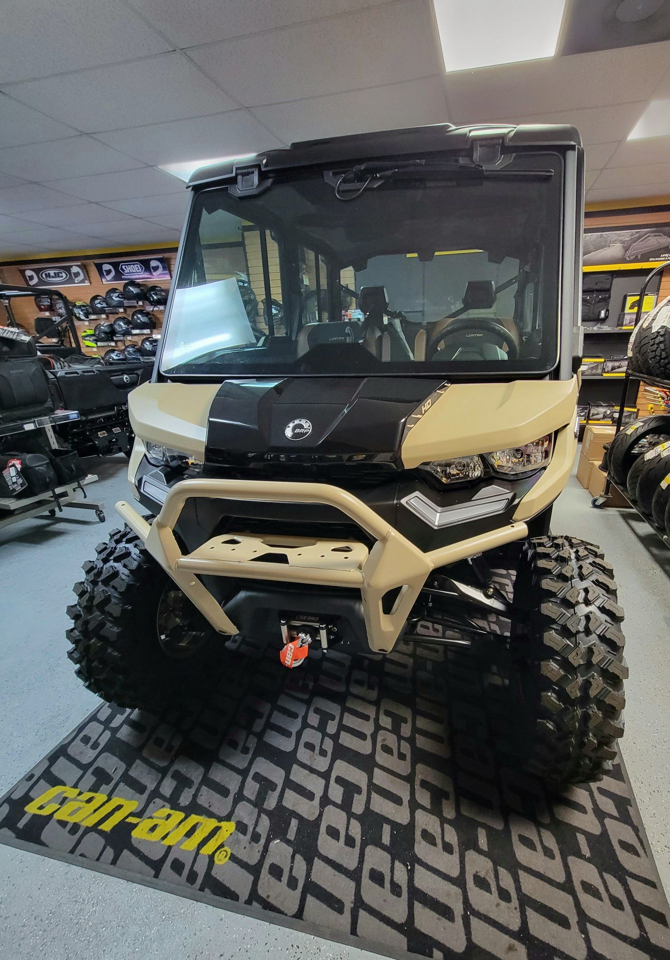 2024 Can-Am Defender MAX Limited in Paso Robles, California - Photo 4