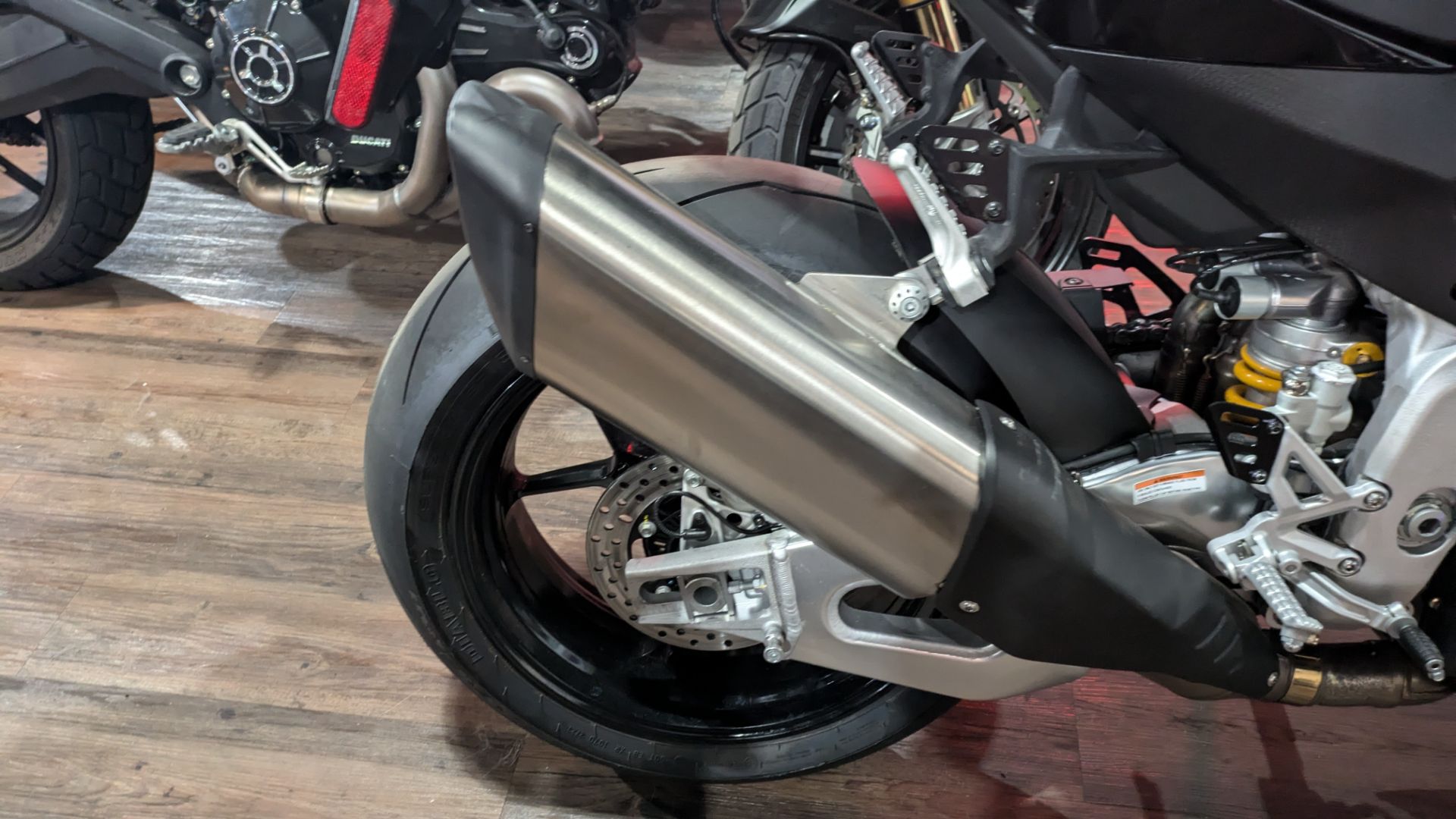 2022 Aprilia Tuono V4 1100 Factory in Denver, Colorado - Photo 3