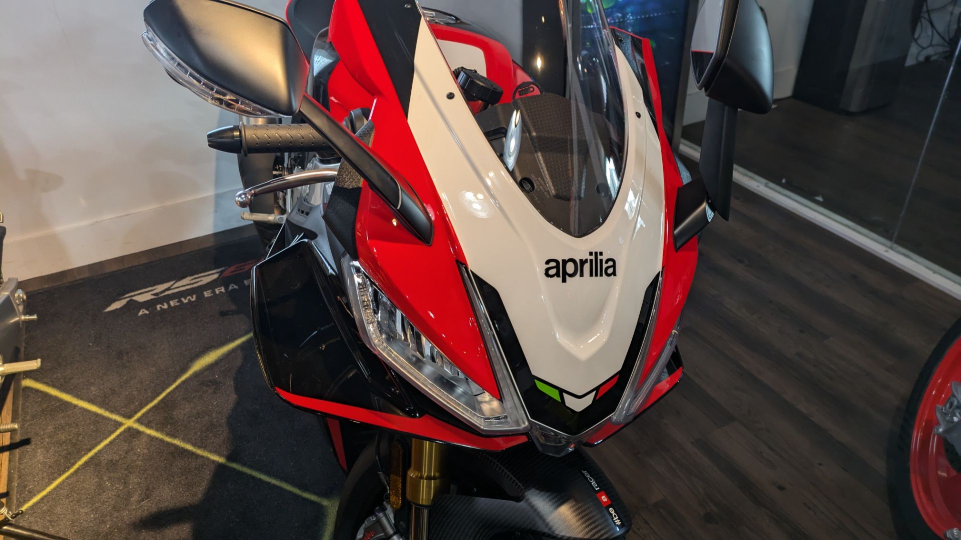 2024 Aprilia RSV4 Factory 1100 in Denver, Colorado - Photo 12