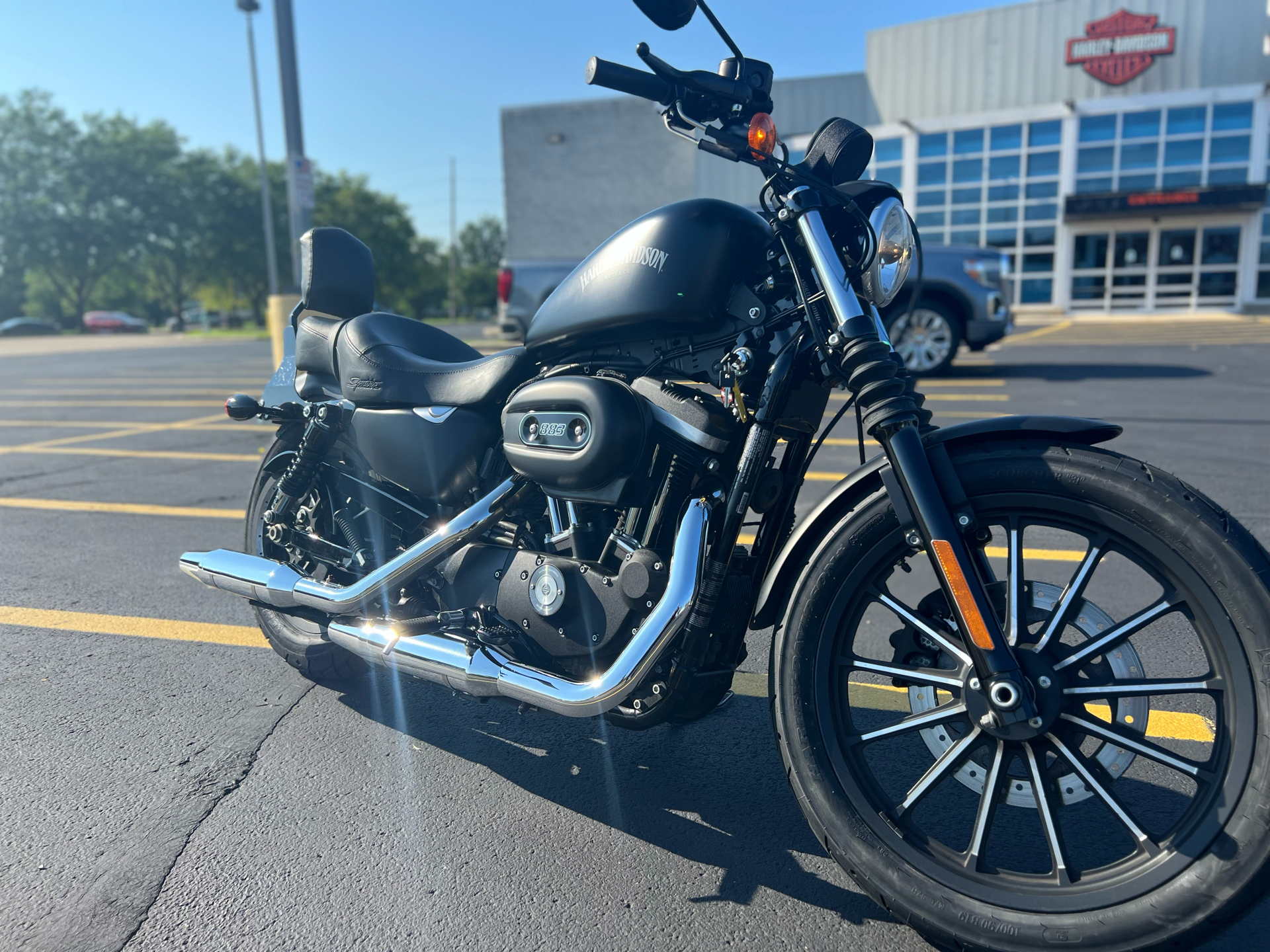 2015 Harley-Davidson Iron 883™ in Forsyth, Illinois - Photo 2