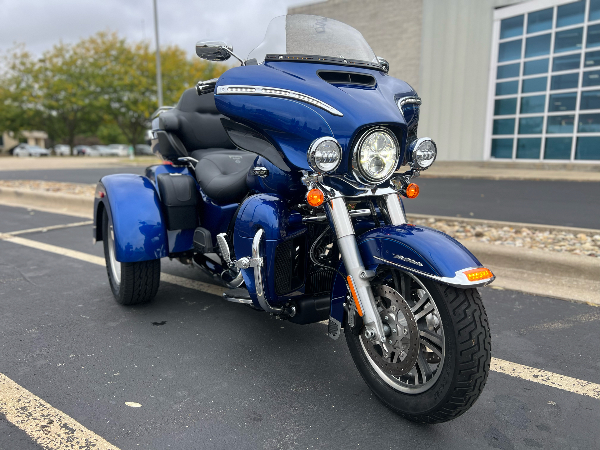 2017 Harley-Davidson Tri Glide® Ultra in Forsyth, Illinois - Photo 2