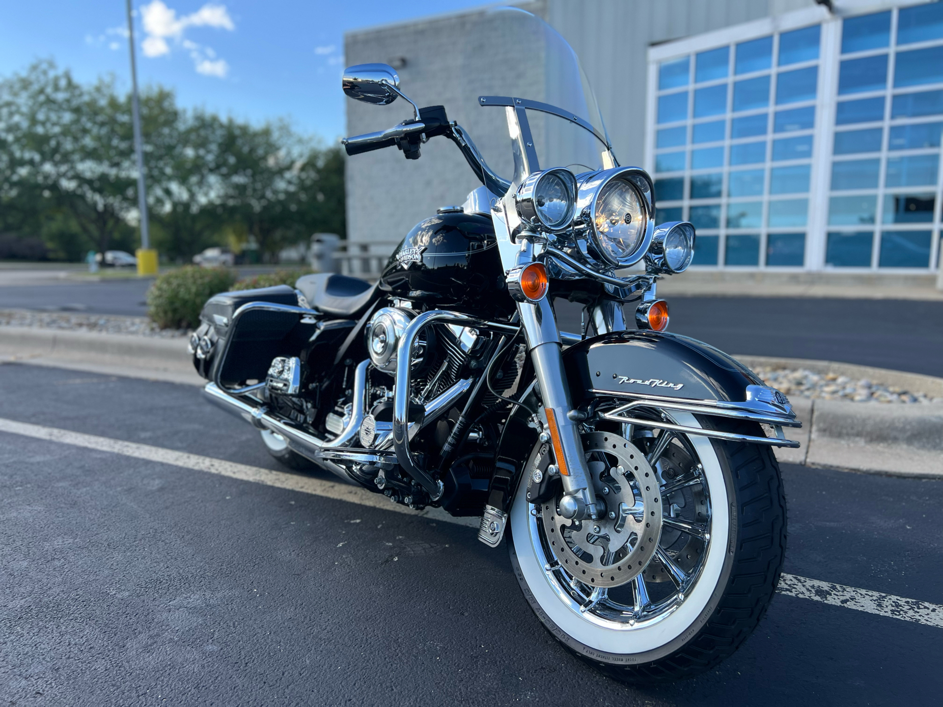 2013 Harley-Davidson Road King® Classic in Forsyth, Illinois - Photo 2