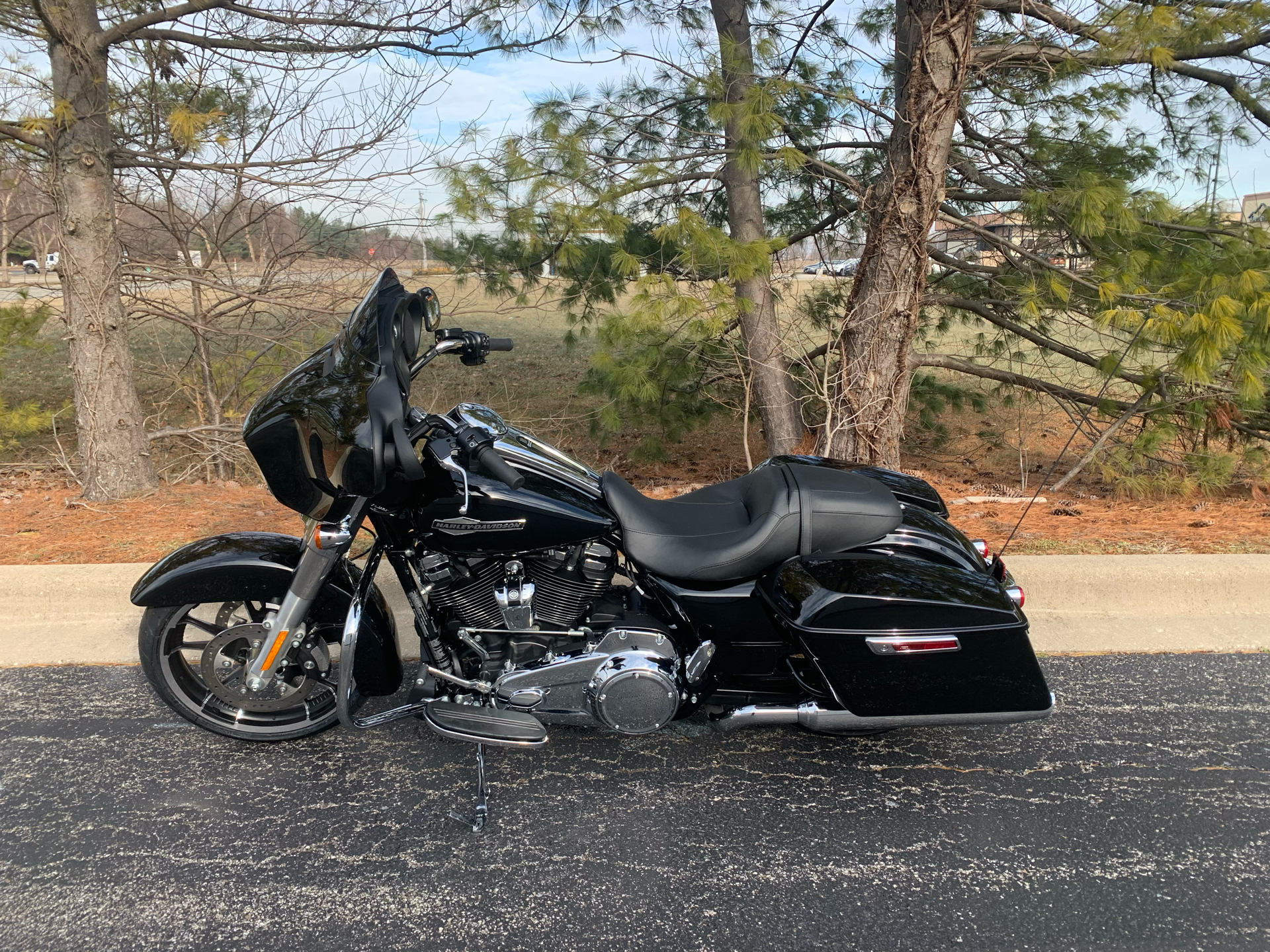 2021 Harley-Davidson Street Glide® in Forsyth, Illinois - Photo 4