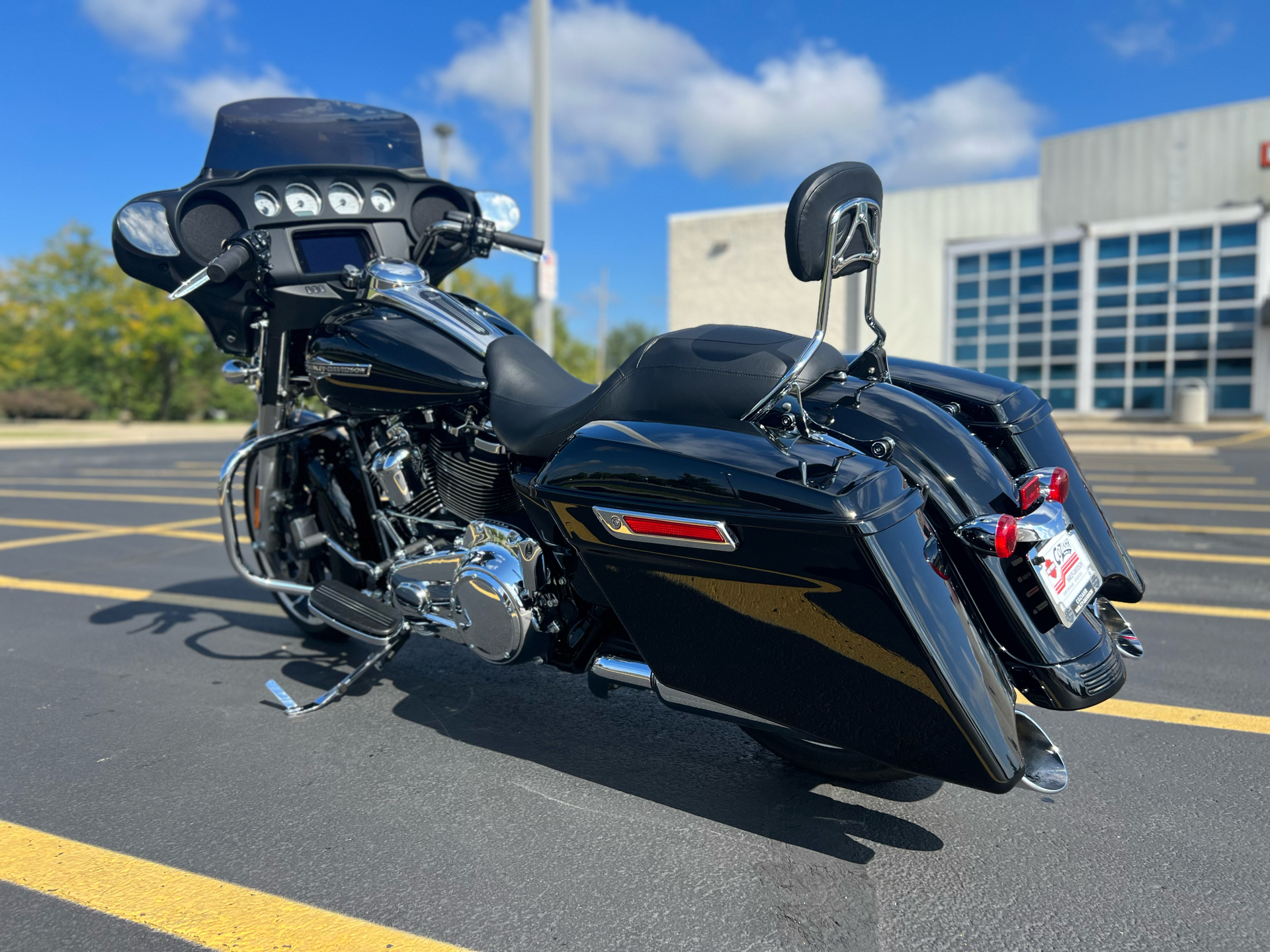 2021 Harley-Davidson Street Glide® in Forsyth, Illinois - Photo 6