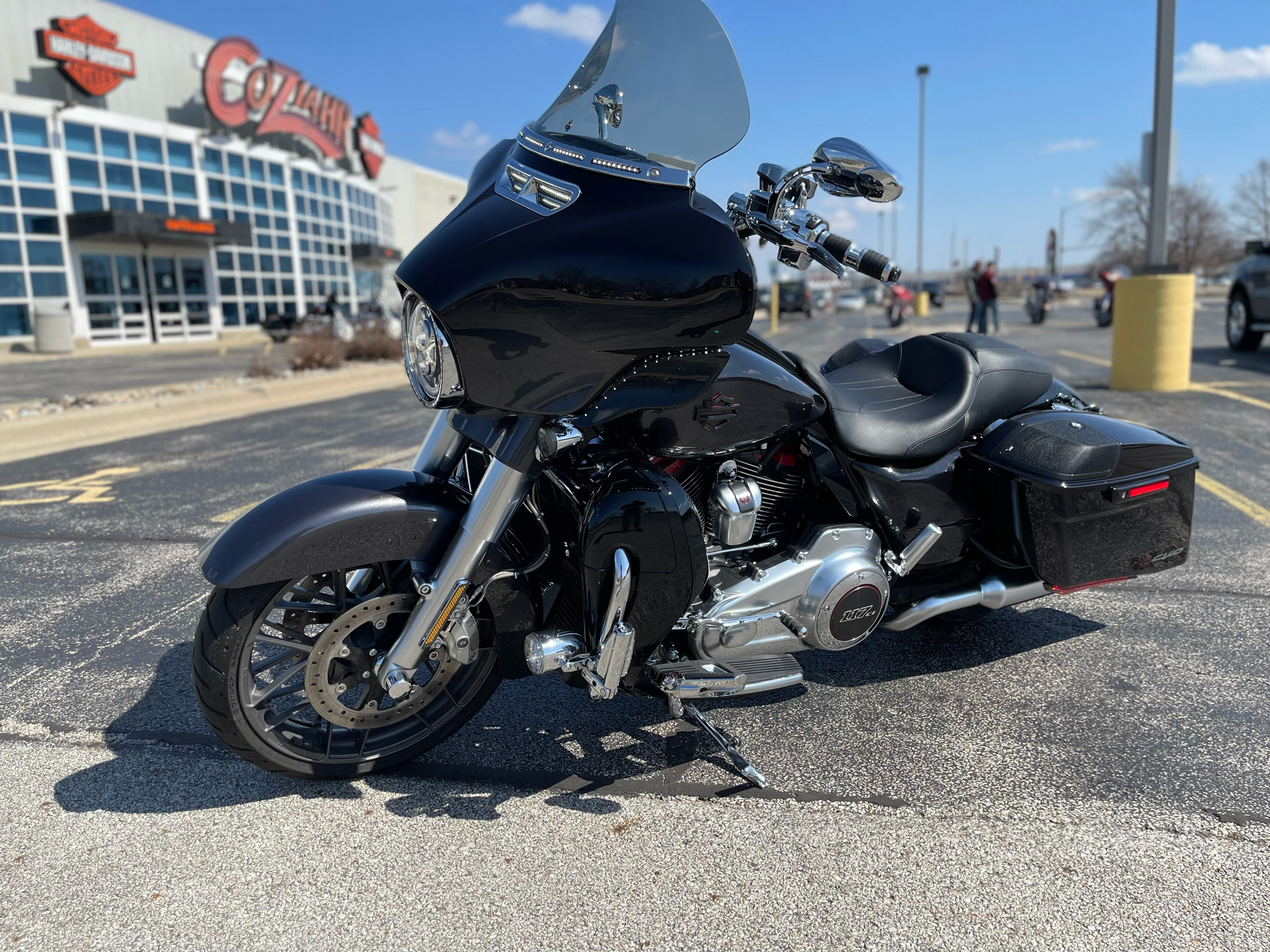 2020 Harley-Davidson CVO™ Street Glide® in Forsyth, Illinois - Photo 6