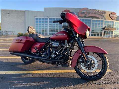 2019 Harley-Davidson Street Glide® Special in Forsyth, Illinois - Photo 2