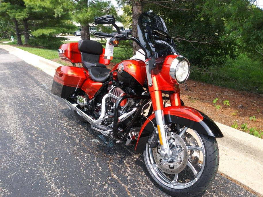 2014 Harley-Davidson CVO™ Road King® in Forsyth, Illinois - Photo 2