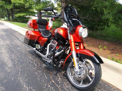 2014 Harley-Davidson CVO™ Road King® in Forsyth, Illinois - Photo 2
