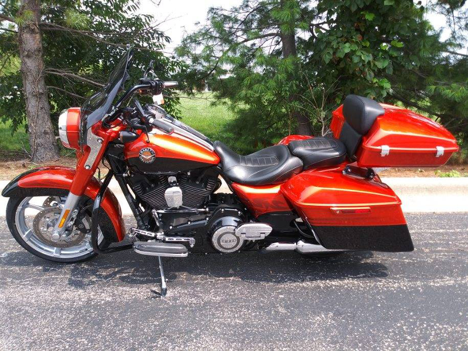 2014 Harley-Davidson CVO™ Road King® in Forsyth, Illinois - Photo 6
