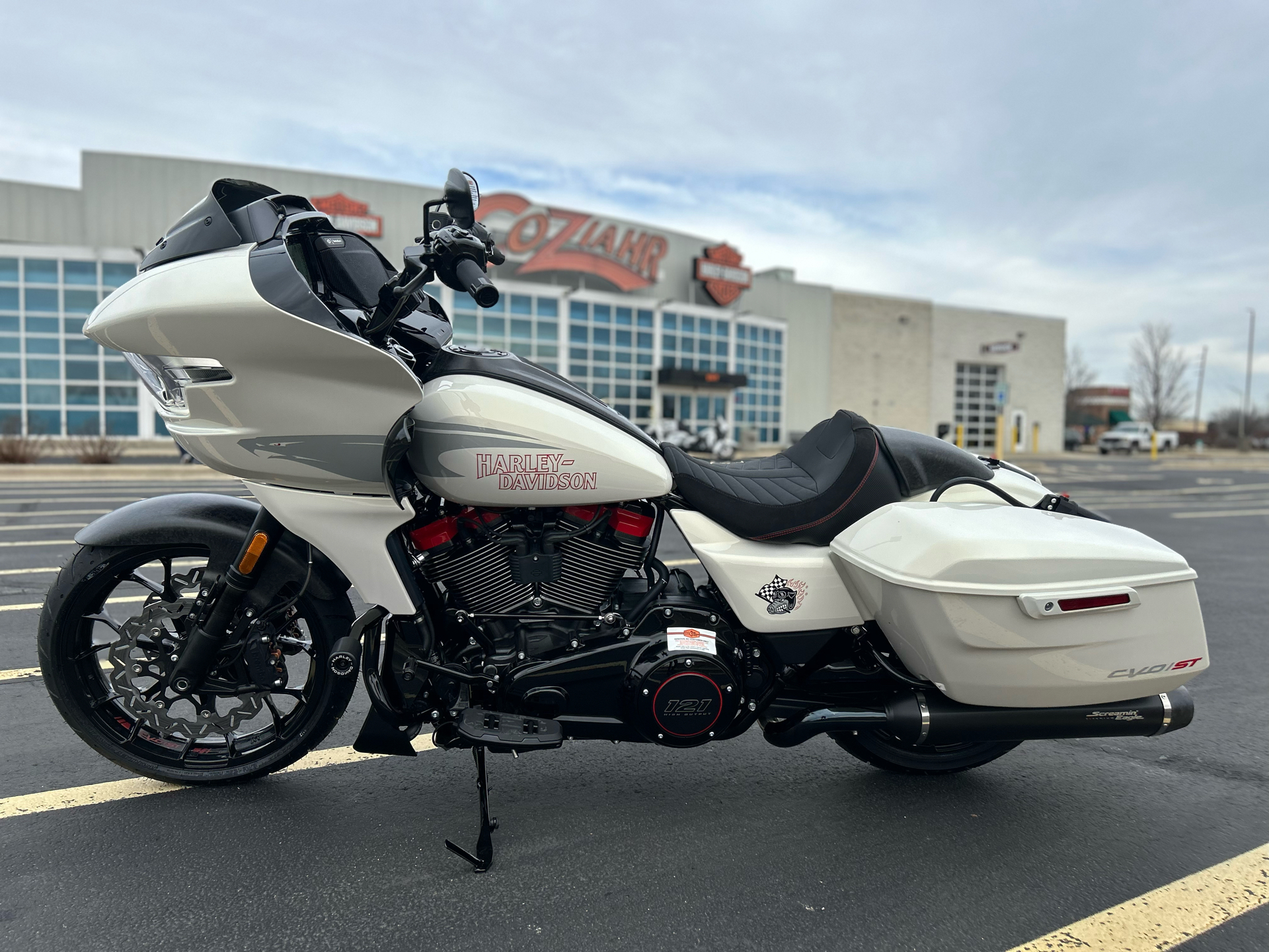 2024 Harley-Davidson CVO™ Road Glide® ST in Forsyth, Illinois - Photo 4