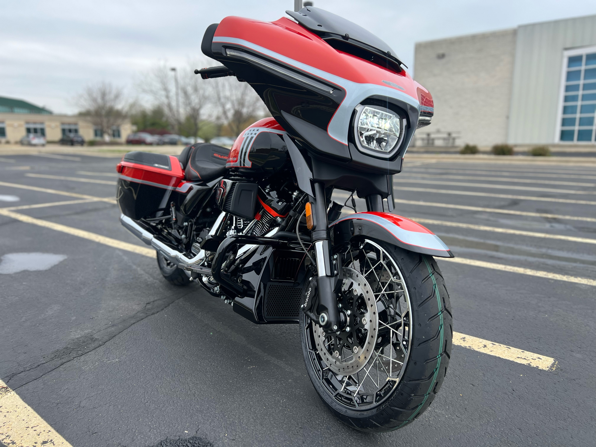 2024 Harley-Davidson CVO™ Street Glide® in Forsyth, Illinois - Photo 2