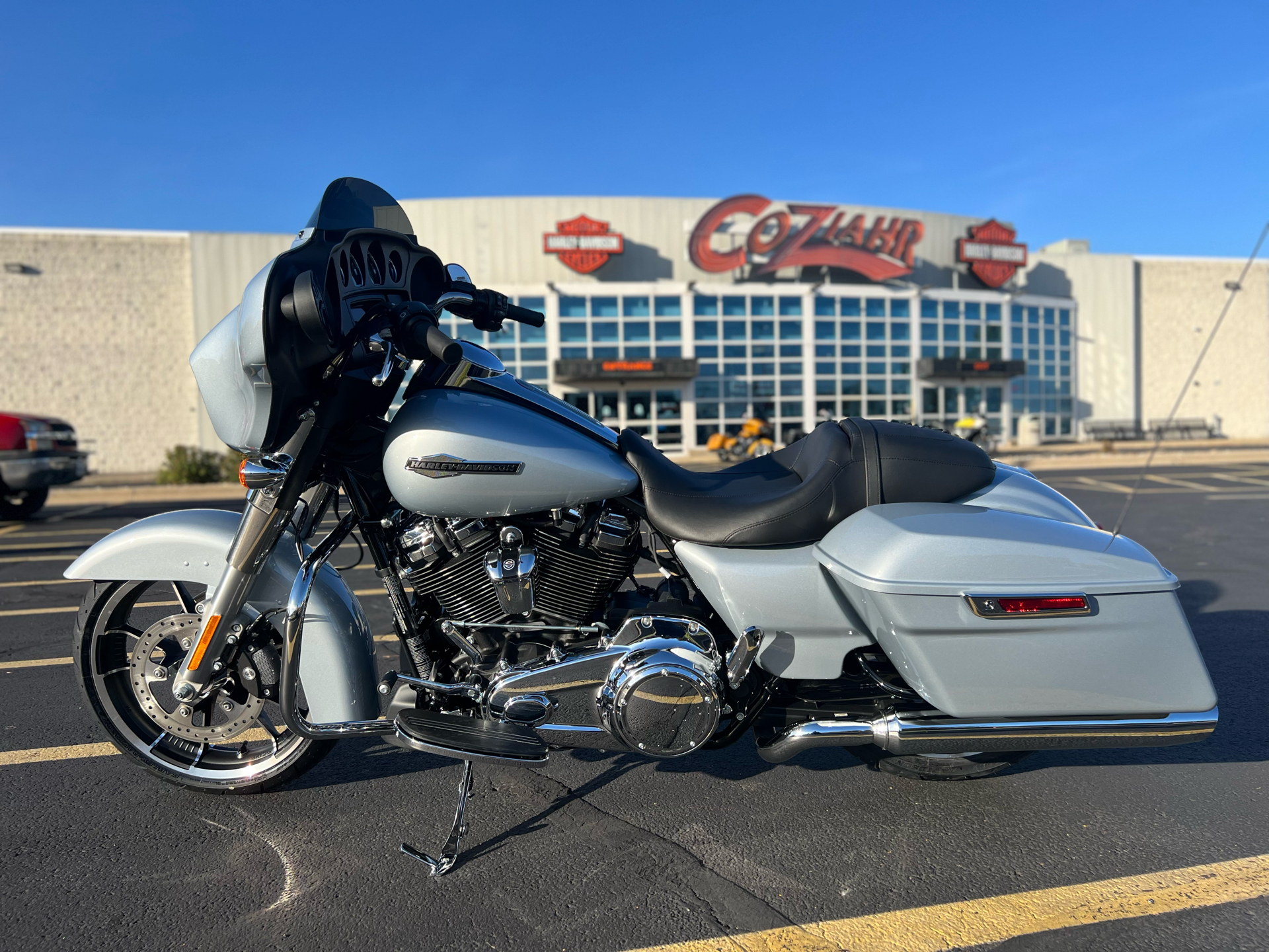 2023 Harley-Davidson Street Glide® in Forsyth, Illinois - Photo 4