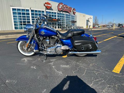2010 Harley-Davidson Road King® Classic in Forsyth, Illinois - Photo 4