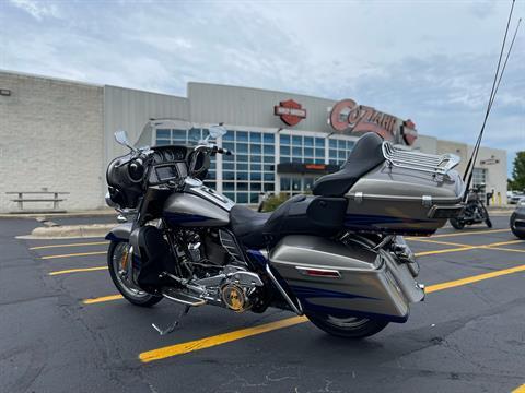 2017 Harley-Davidson CVO™ Limited in Forsyth, Illinois - Photo 6