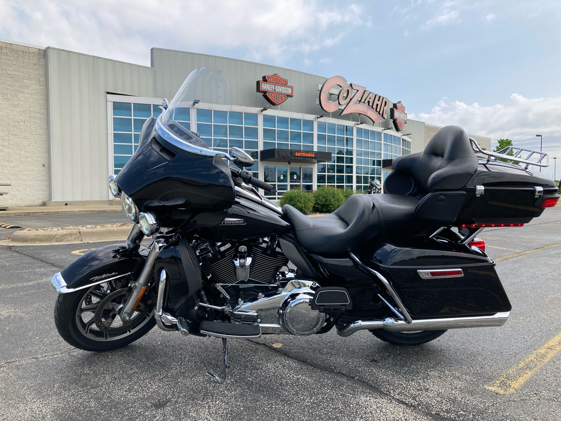 2018 Harley-Davidson Electra Glide® Ultra Classic® in Forsyth, Illinois - Photo 4