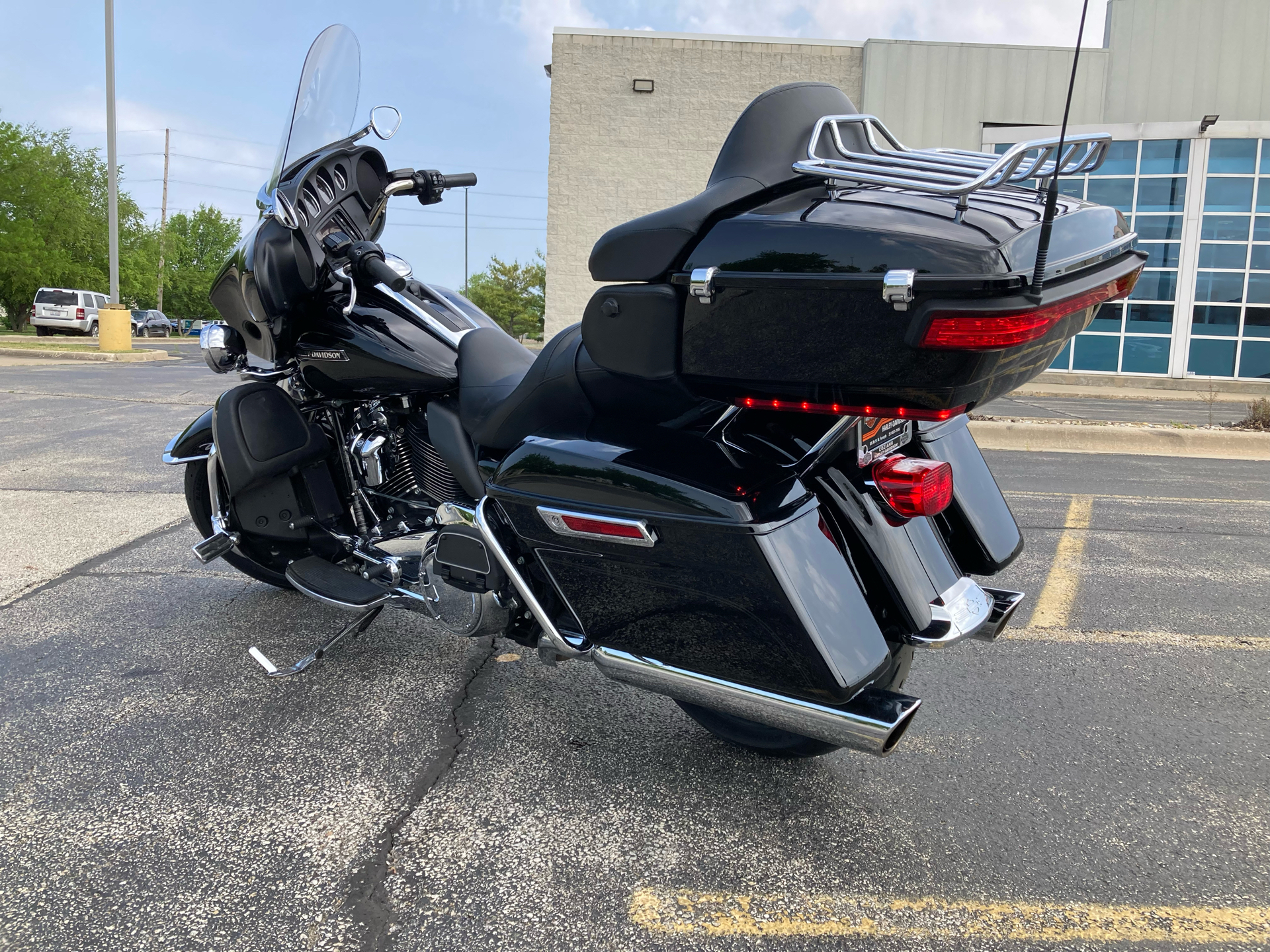 2018 Harley-Davidson Electra Glide® Ultra Classic® in Forsyth, Illinois - Photo 6