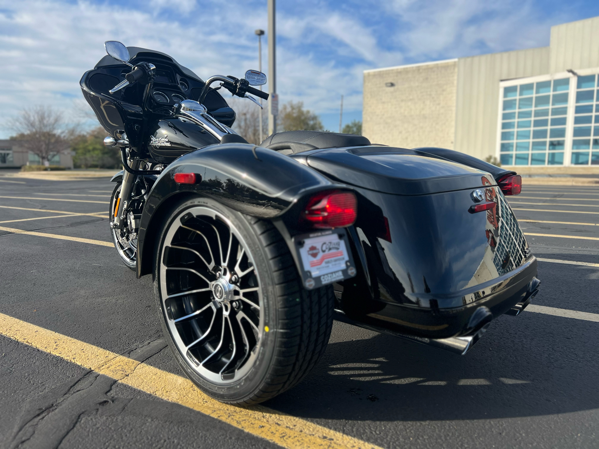 2023 Harley-Davidson Road Glide® 3 in Forsyth, Illinois - Photo 6