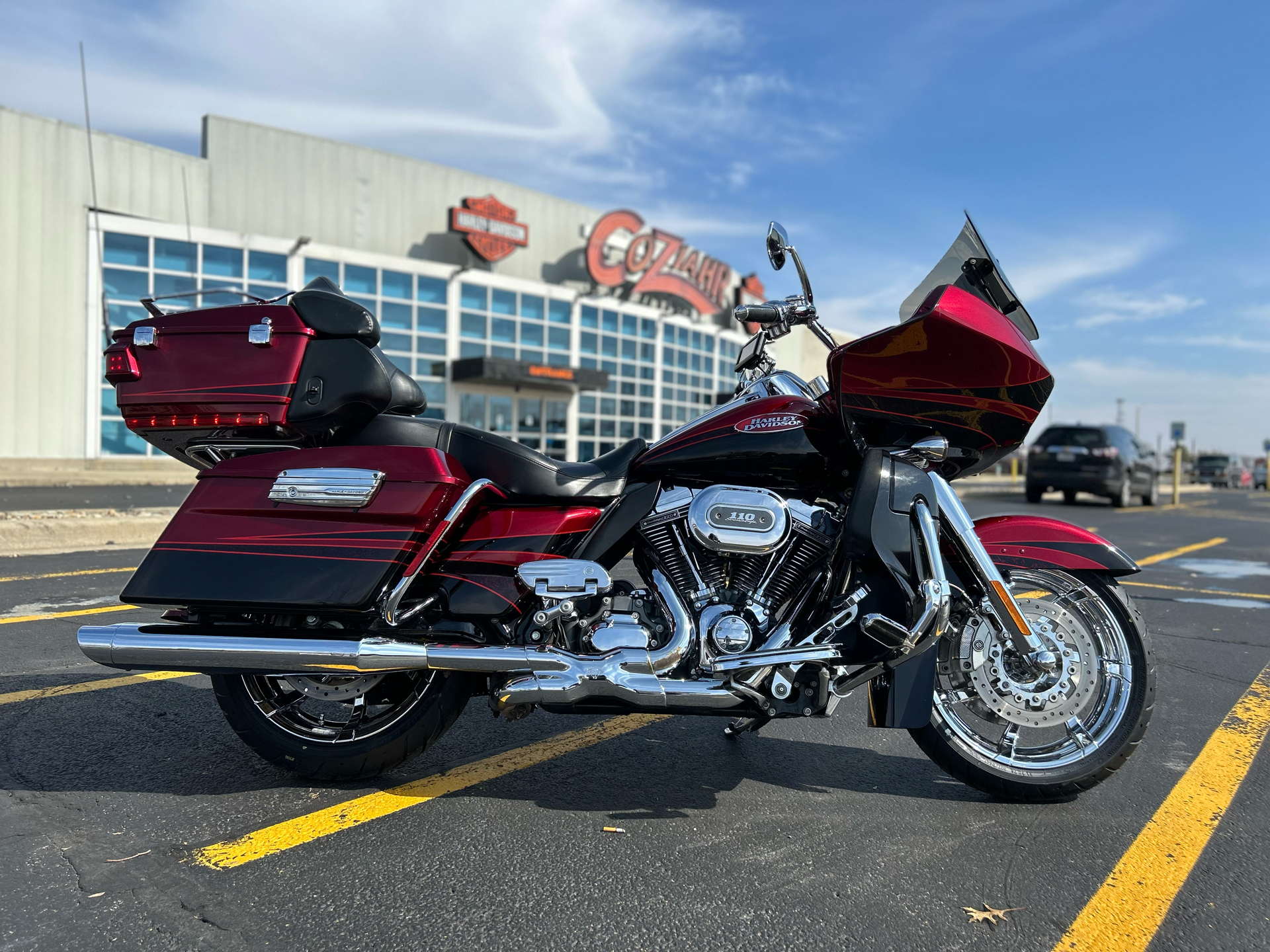 2011 Harley-Davidson CVO™ Road Glide® Ultra in Forsyth, Illinois - Photo 1