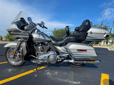 2016 Harley-Davidson CVO™ Road Glide™ Ultra in Forsyth, Illinois - Photo 4
