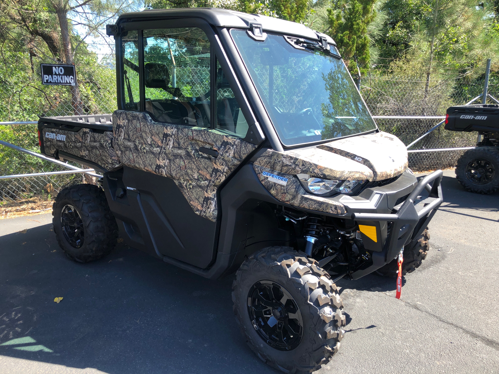 2022 Can-Am Defender Limited CAB HD10 in Redding, California - Photo 1