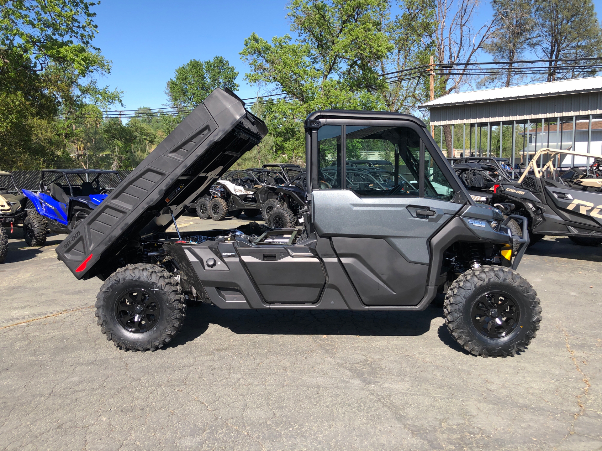 2023 Can-Am Defender Pro Limited CAB HD10 in Redding, California - Photo 3