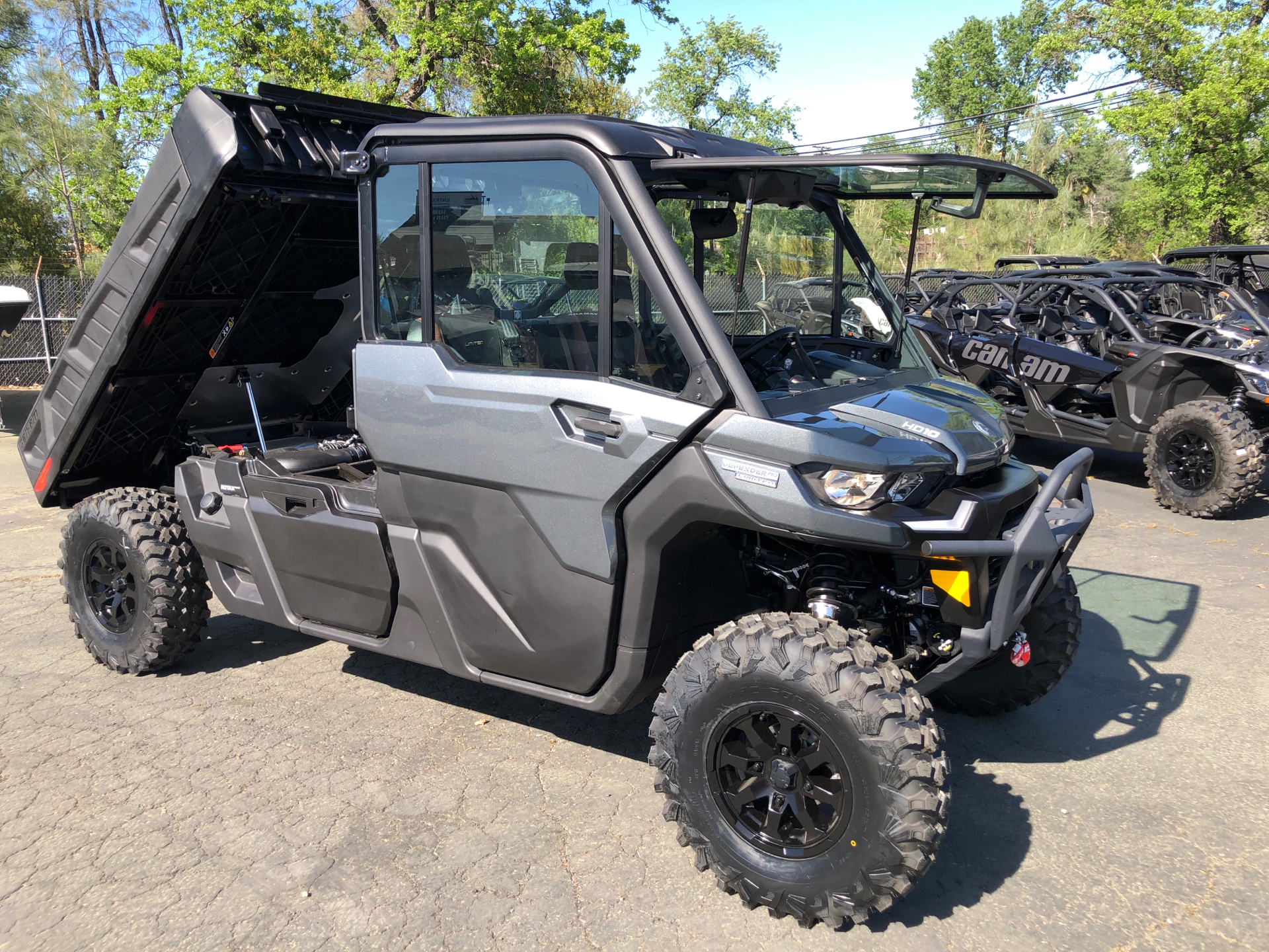 2023 Can-Am Defender Pro Limited CAB HD10 in Redding, California - Photo 8