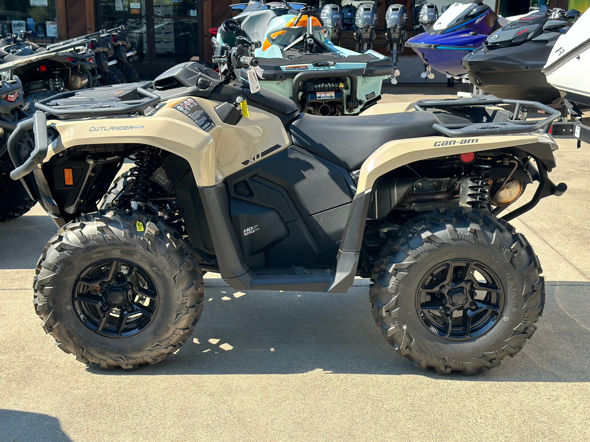 2024 Can-Am Outlander PRO XU HD7 in Redding, California - Photo 2