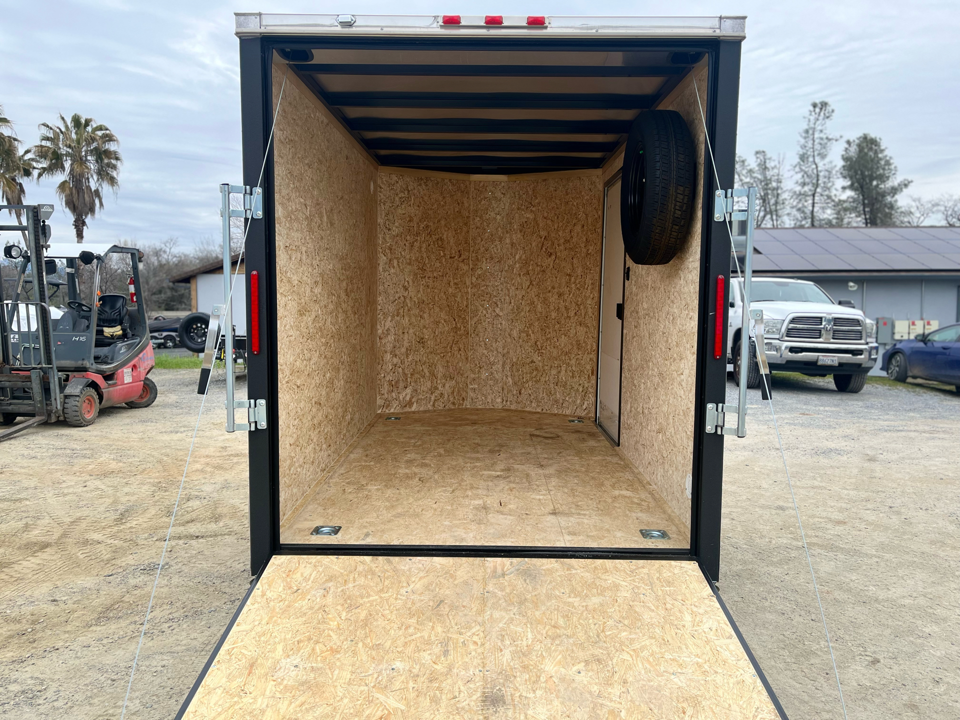 2023 Charmac Trailers 6X10 STEALTH CARGO V-NOSE in Redding, California - Photo 7
