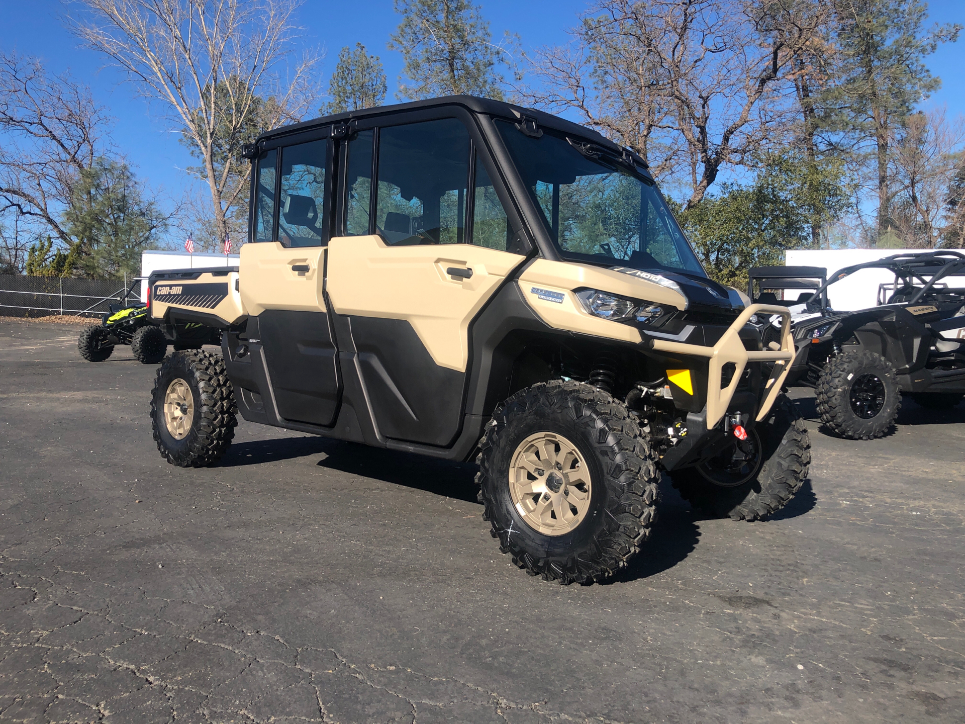 2023 Can-Am Defender Max Limited CAB HD10 in Redding, California - Photo 2