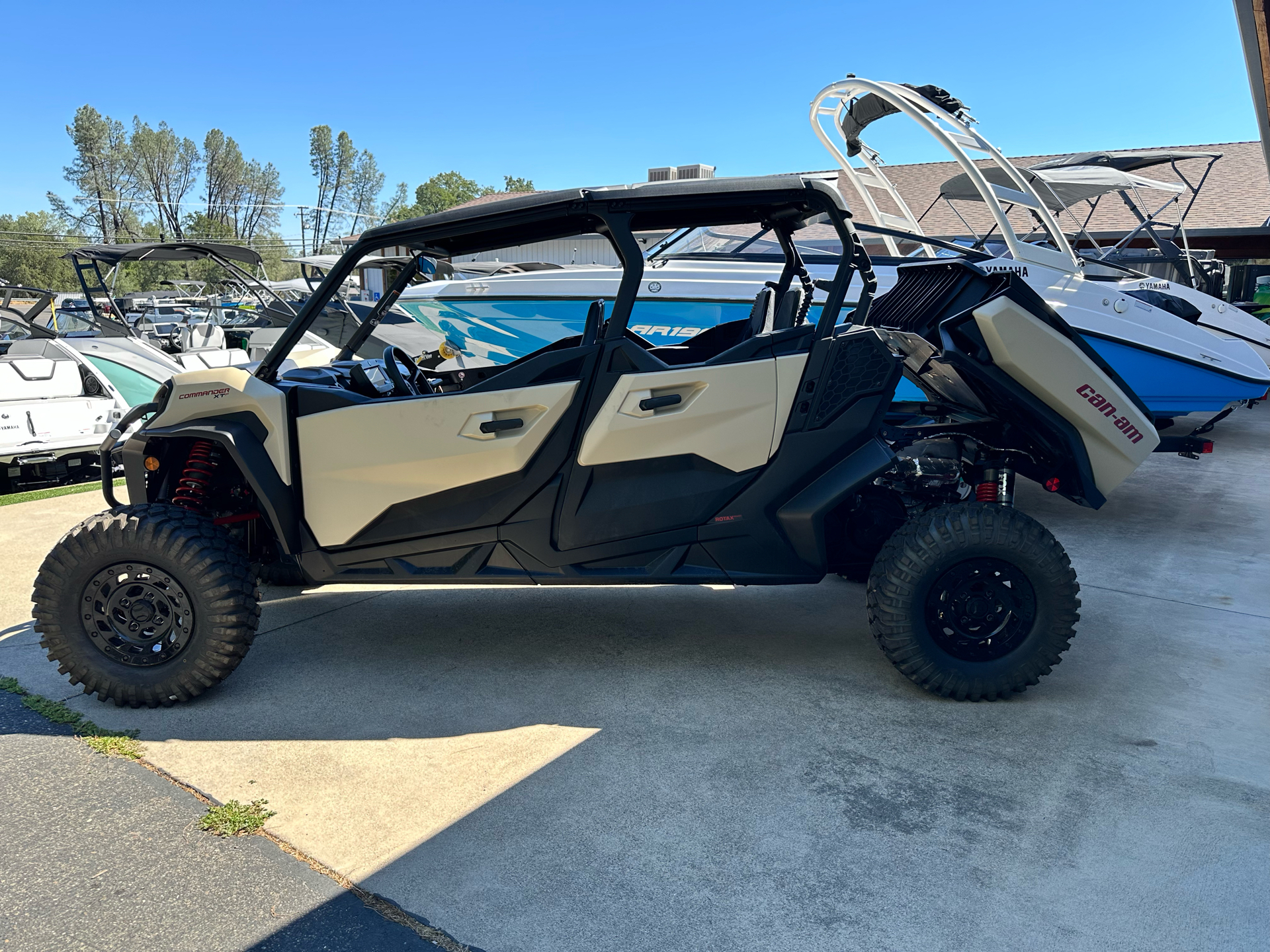 2024 Can-Am Commander MAX XT-P in Redding, California - Photo 2