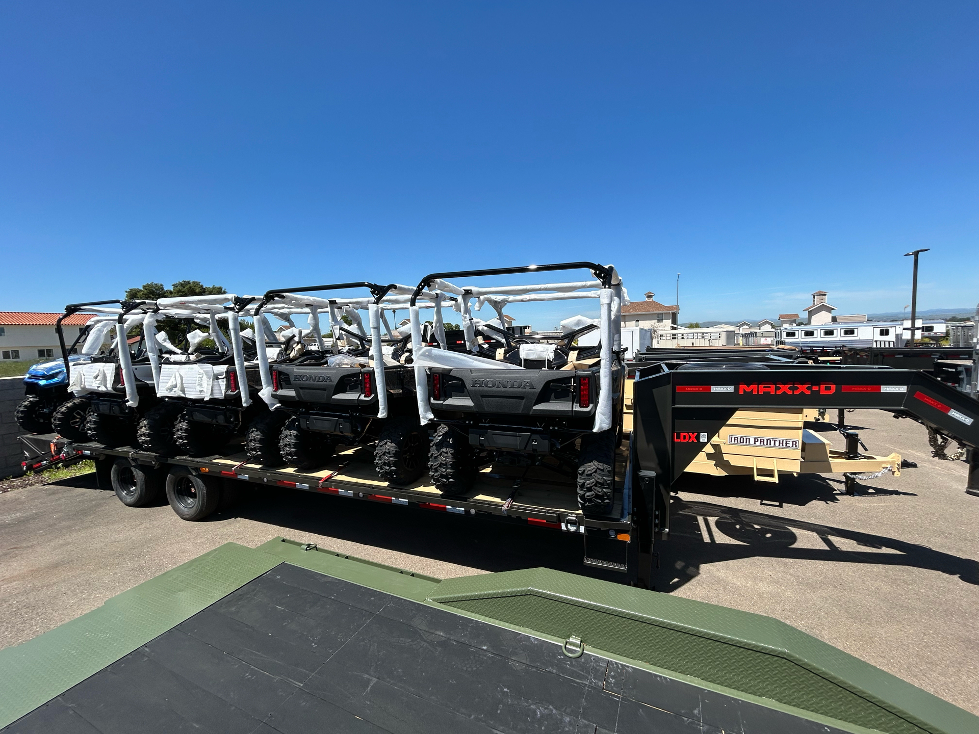 2024 MAXX-D TRAILERS 8.5X30 LOW-PRO TANDEM DUAL FLATBED GN 26K LDX in Paso Robles, California - Photo 1