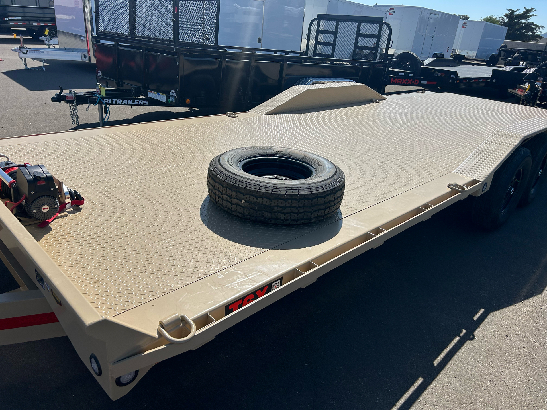 2024 MAXX-D TRAILERS 24x102 14K CHANNEL POWER TILT in Paso Robles, California - Photo 2
