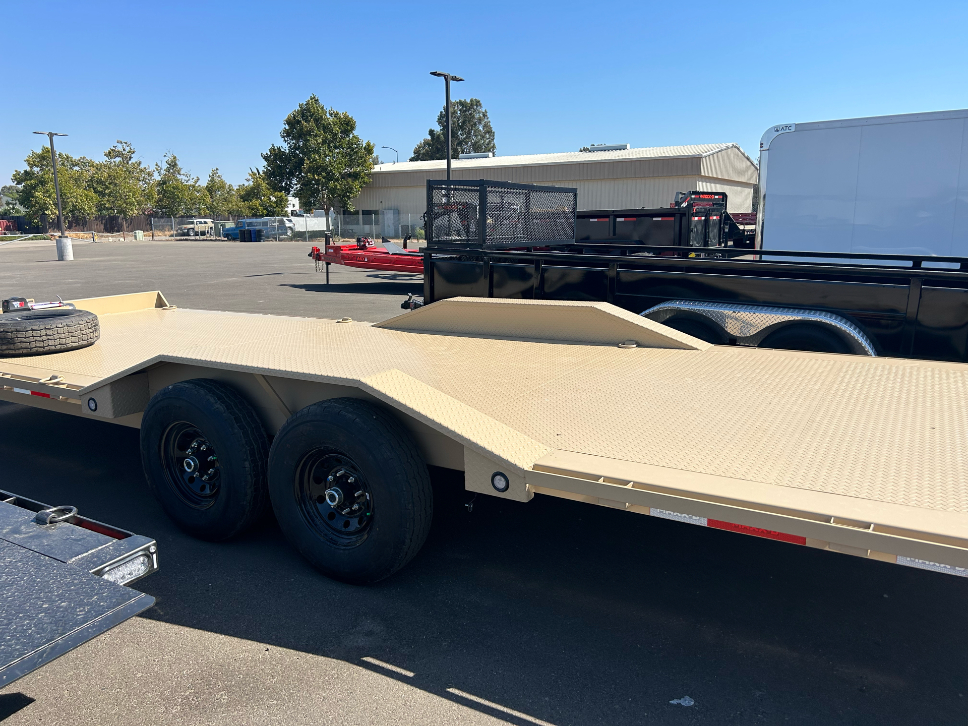 2024 MAXX-D TRAILERS 24x102 14K CHANNEL POWER TILT in Paso Robles, California - Photo 3