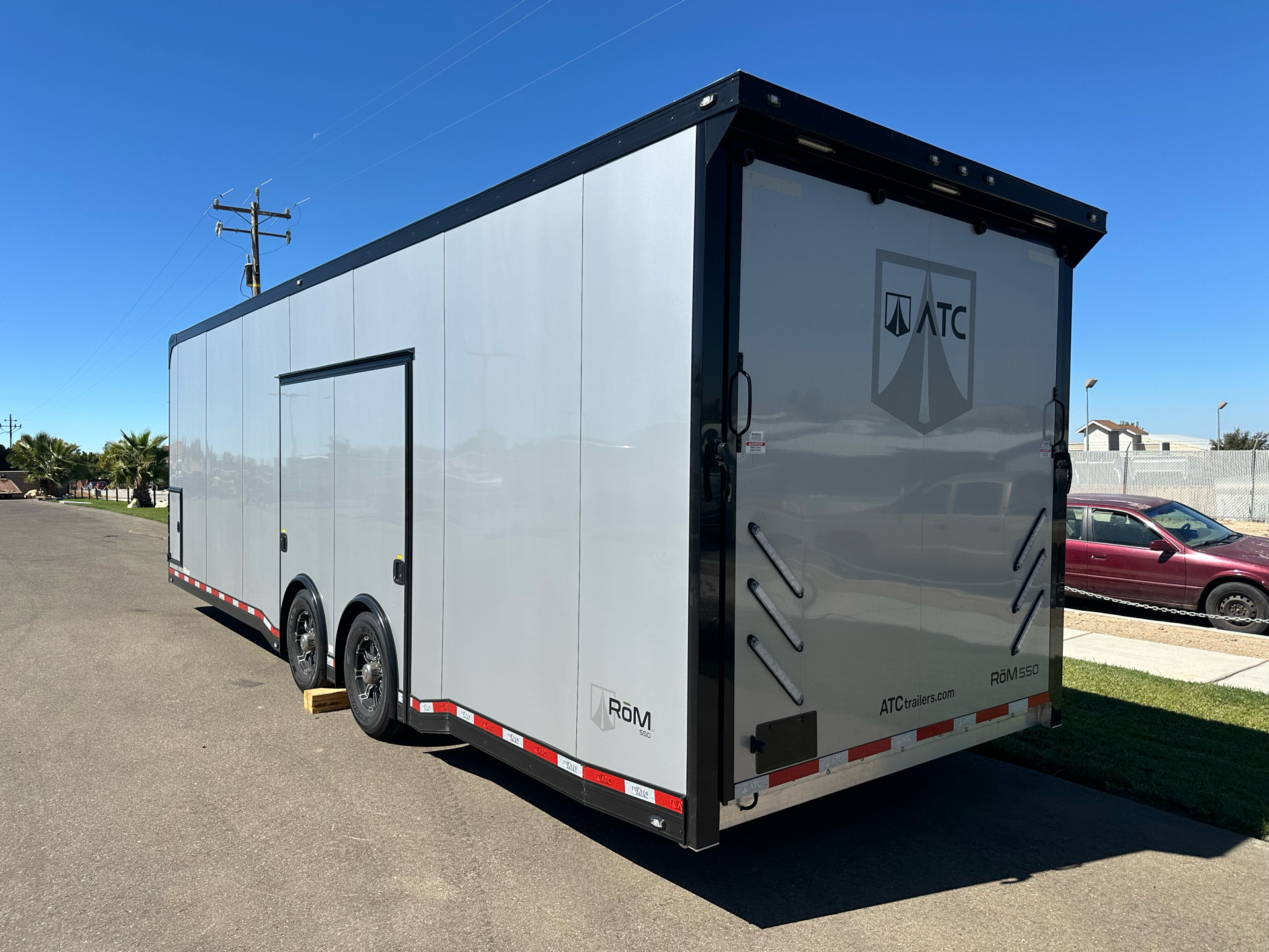 2025 ATC 8.5X28 HD ENCLOSED CAR HAULER 13K ROM550 in Paso Robles, California - Photo 11