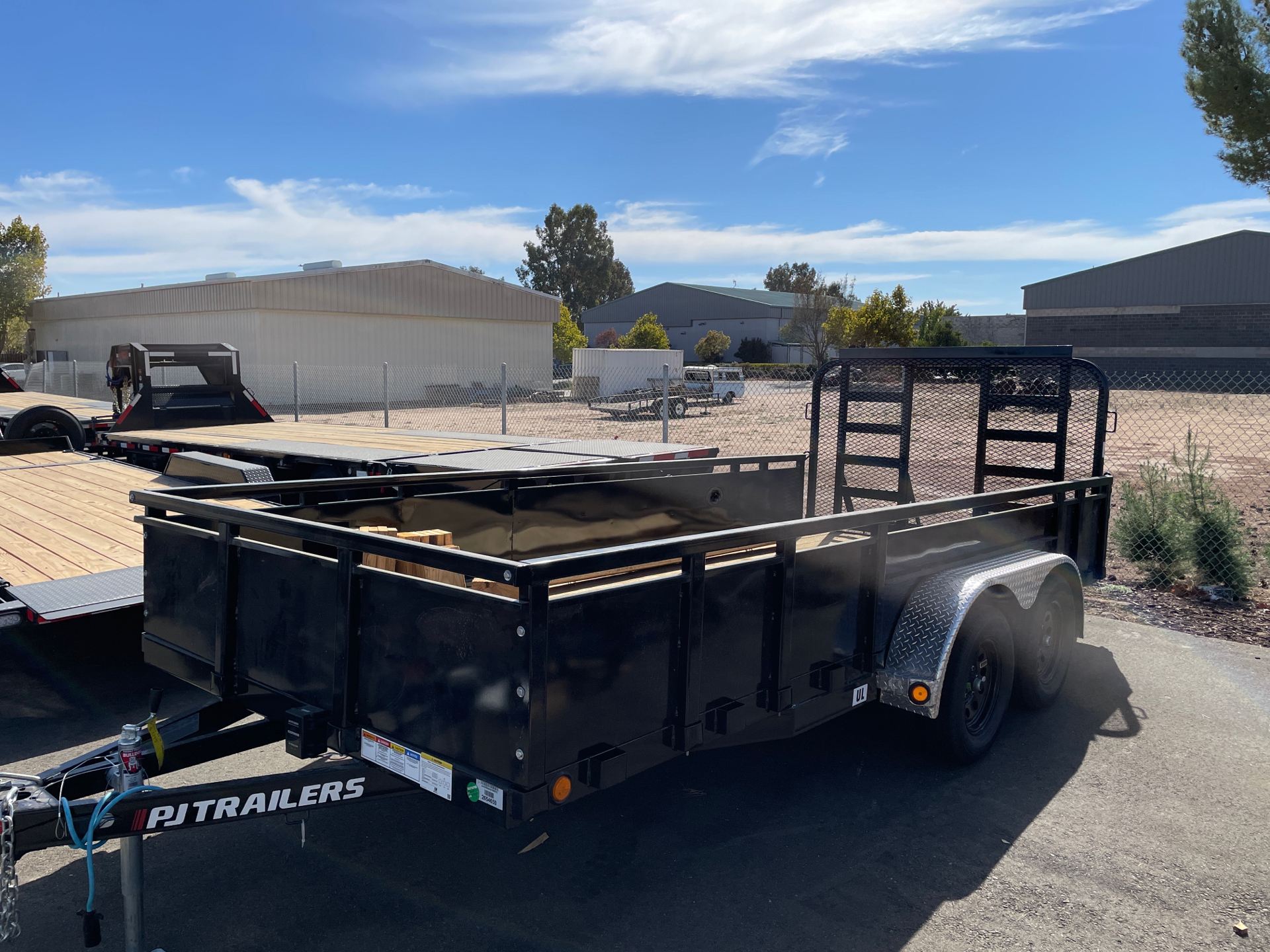 2023 PJ Trailers 83 in. Tandem Axle Channel Utility (UL) 16 ft. in Paso Robles, California - Photo 1