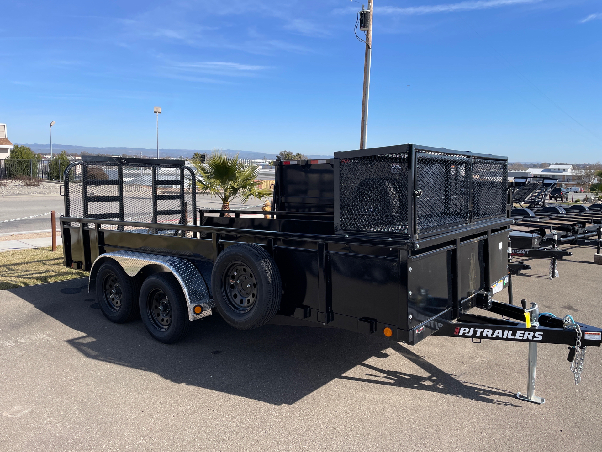 2023 PJ Trailers 83 in. Tandem Axle Channel Utility (UL) 16 ft. in Paso Robles, California - Photo 1