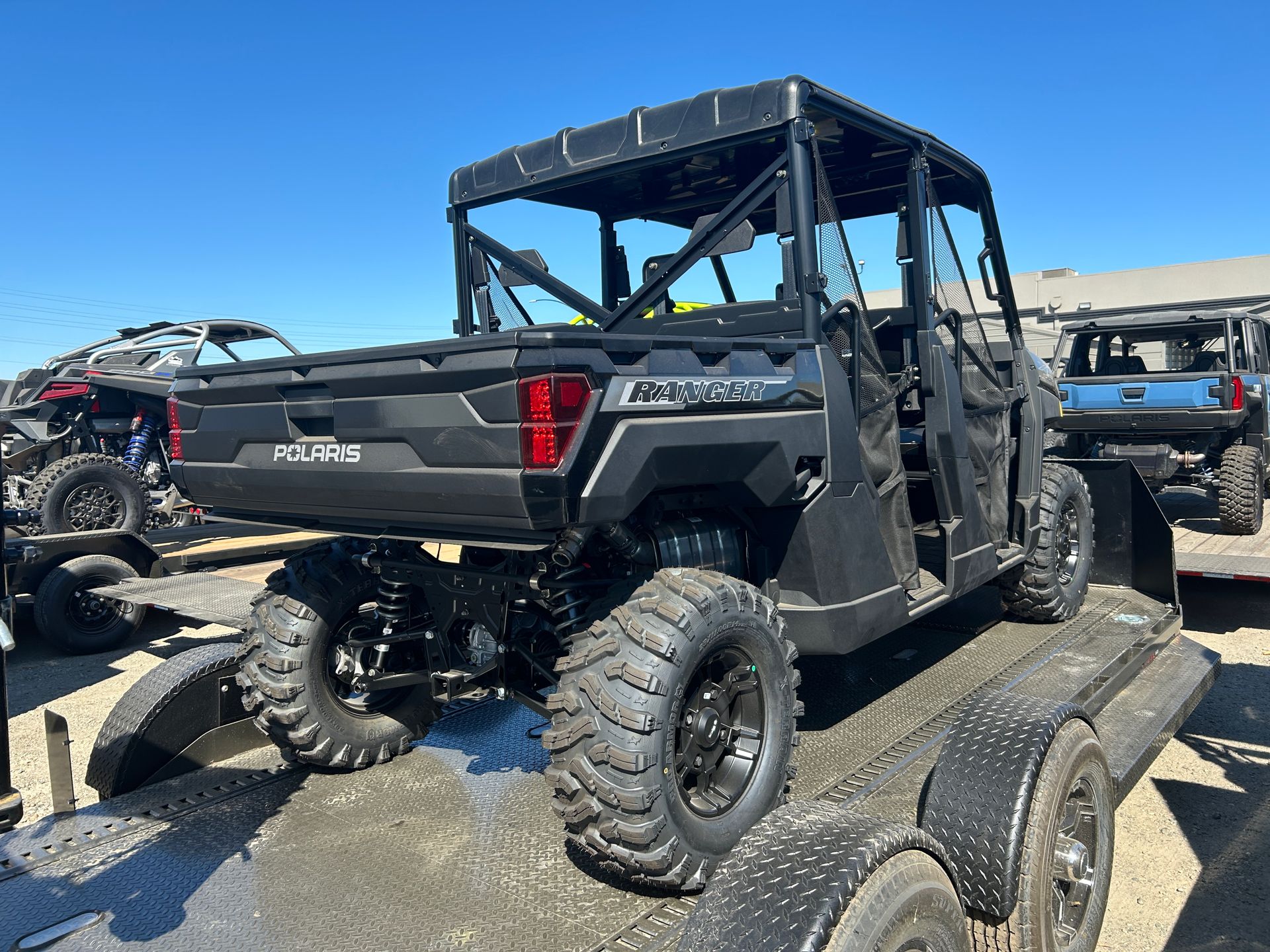 2025 Polaris Ranger Crew XP 1000 Premium in Paso Robles, California - Photo 2